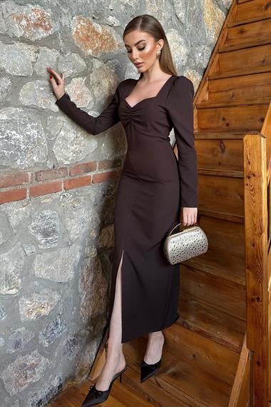 Kahverengi Yırtmaçlı Detaylı Karpuz Kol Elbise