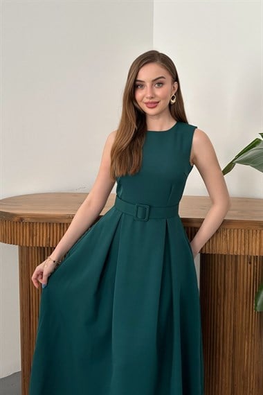 Zümrüt Halter Yaka Kloş Elbise