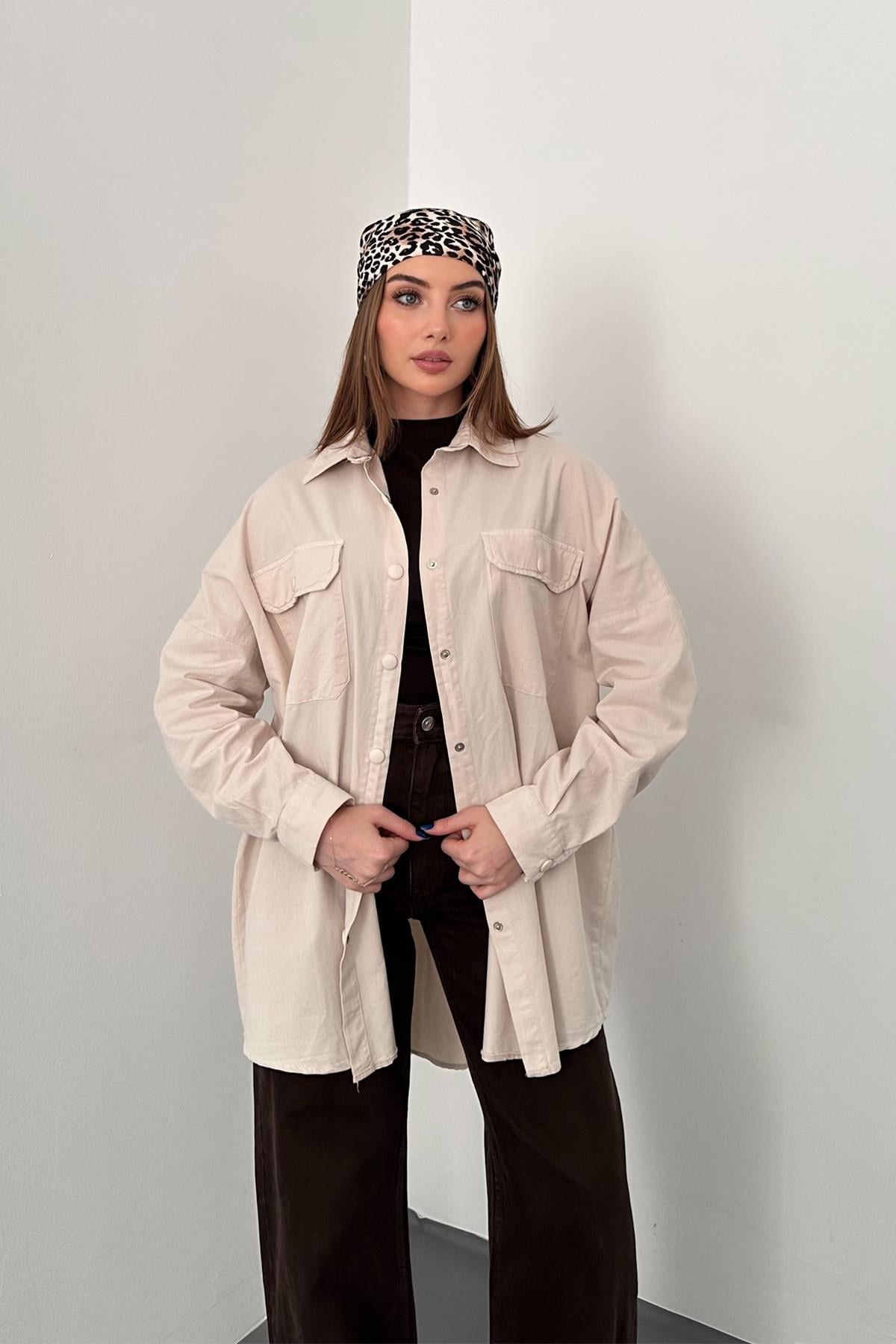 Bej Çift Cep Kapaklı Çıtçıtlı Gömlek