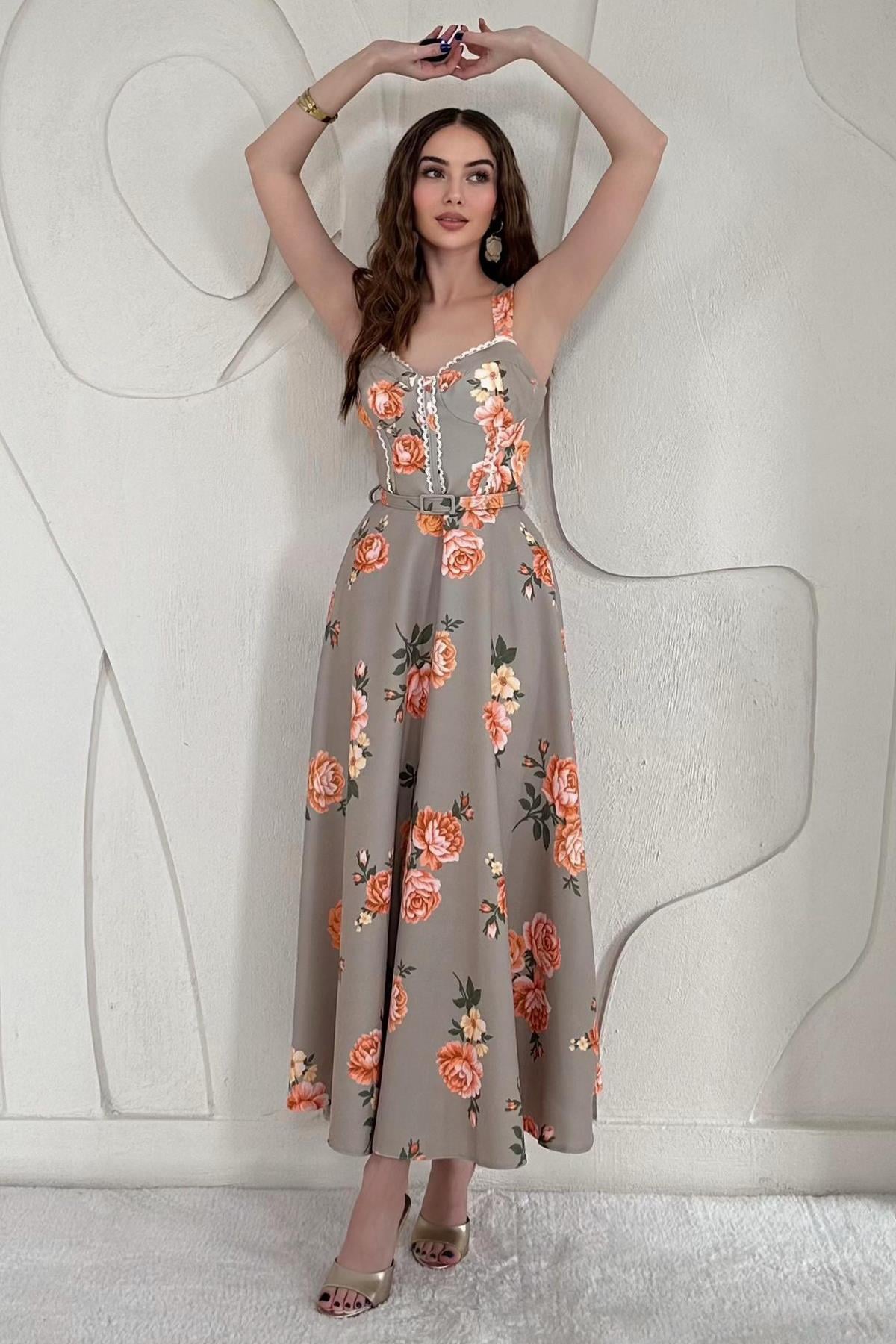 Çiçek Detaylı Kemerli Vintage Elbise