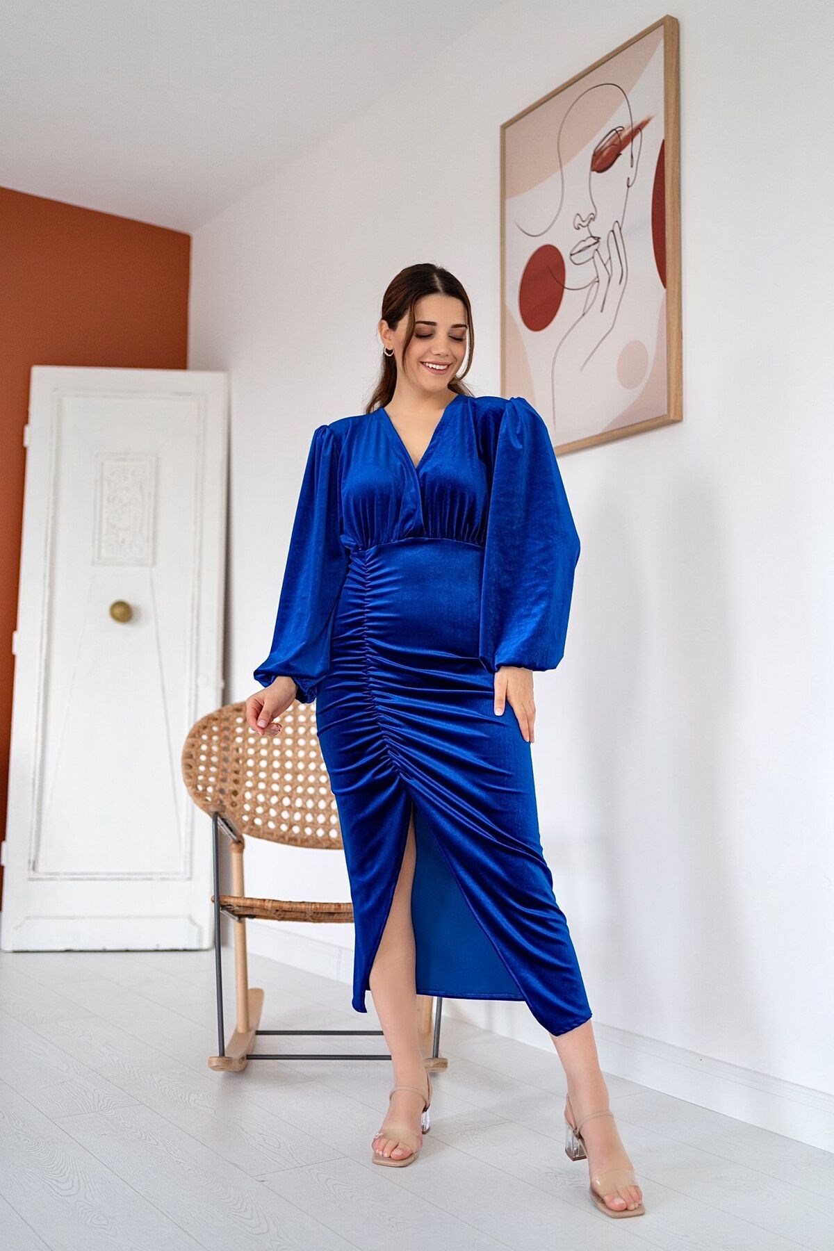 Yırtmaçlı Kadife Elbise - Mavi | elbee.com.tr
