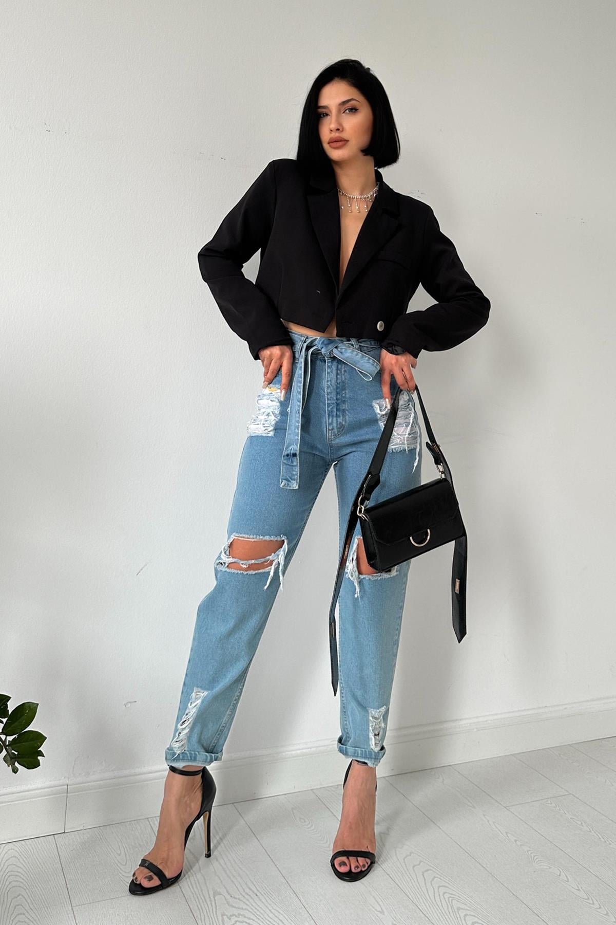 Kemerli Yırtık Mom Jeans Pantolon - Mavi