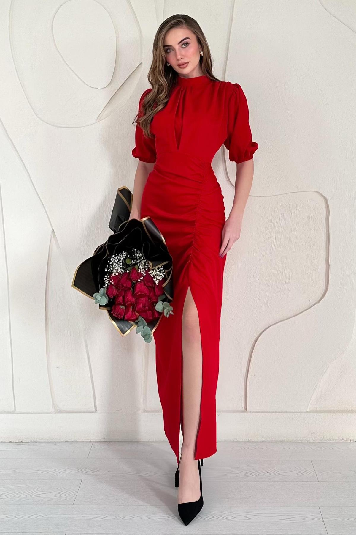 Kırmızı Yırtmaçlı Class Elbise