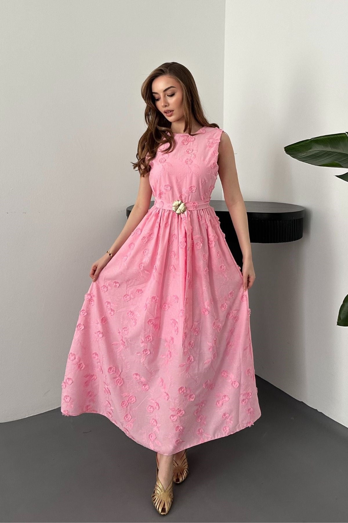 Pembe 3d Brode Detaylı Elbise