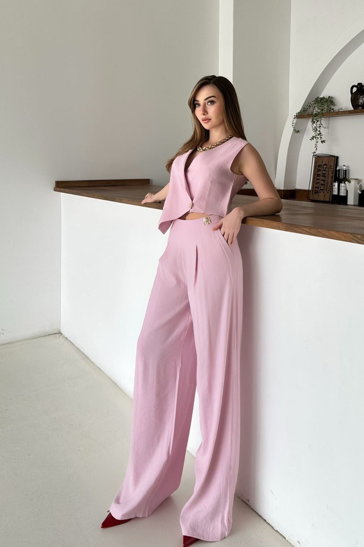 Pembe Asimetrik Yelek Ve Pantolon Takım
