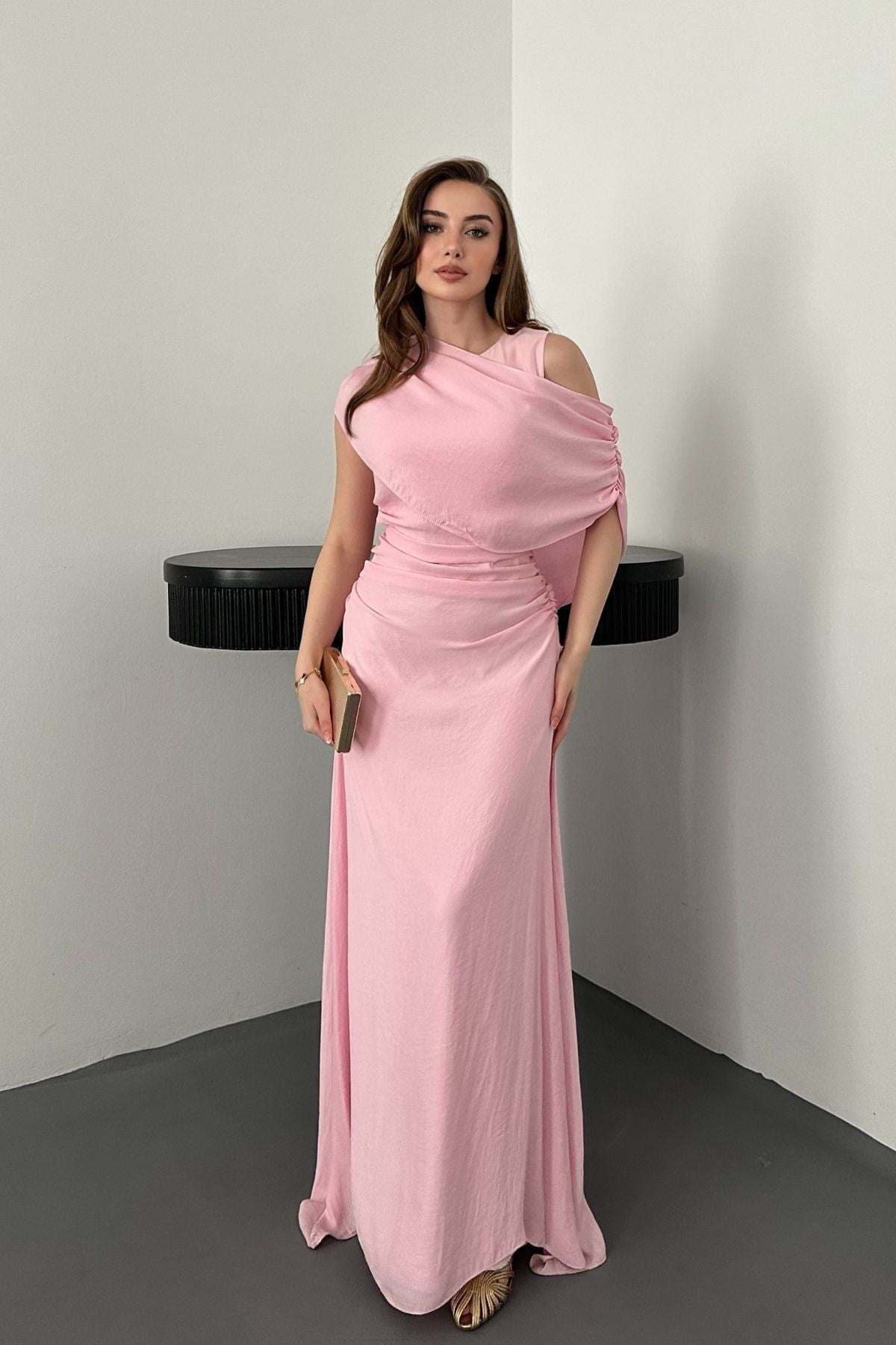 Pembe ŞAL DETAYLI ELBİSE
