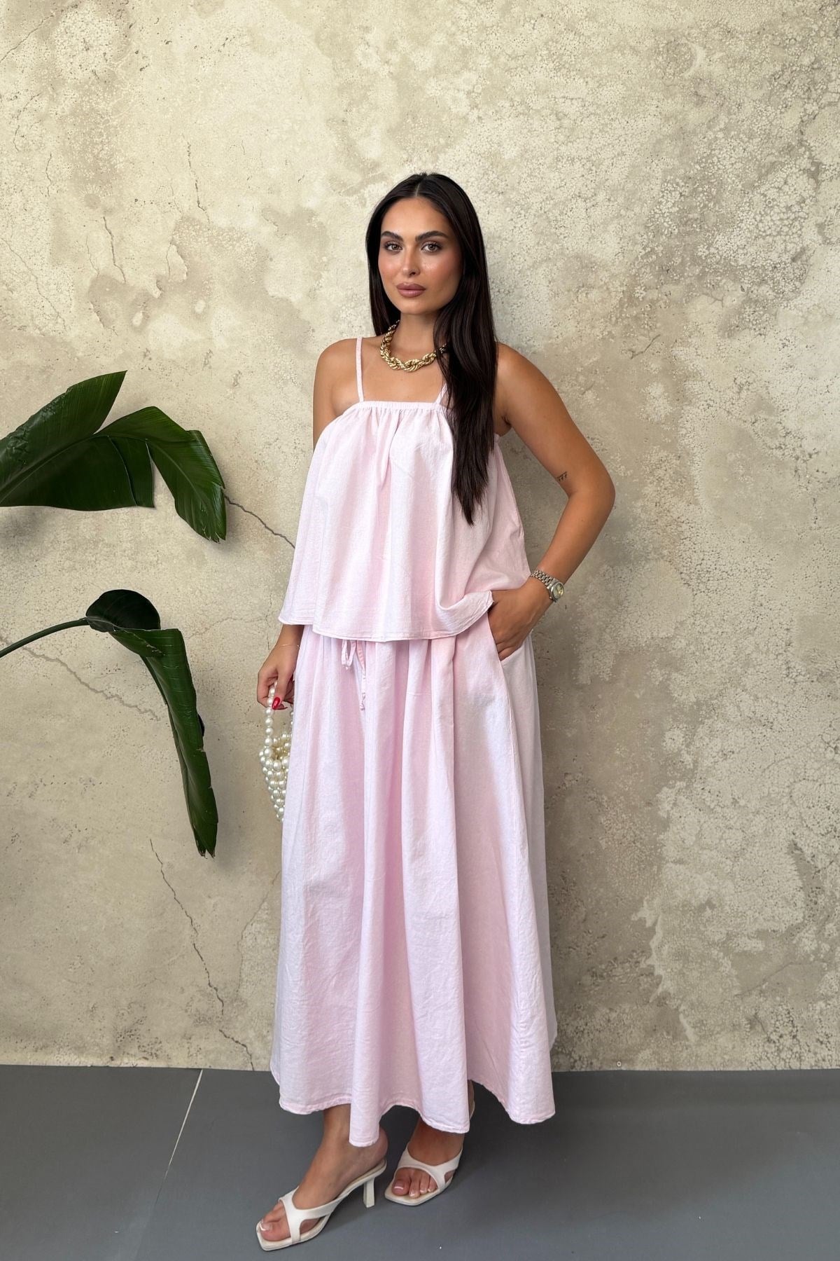 Pembe Volanlı Bluz Ve Etek Takım