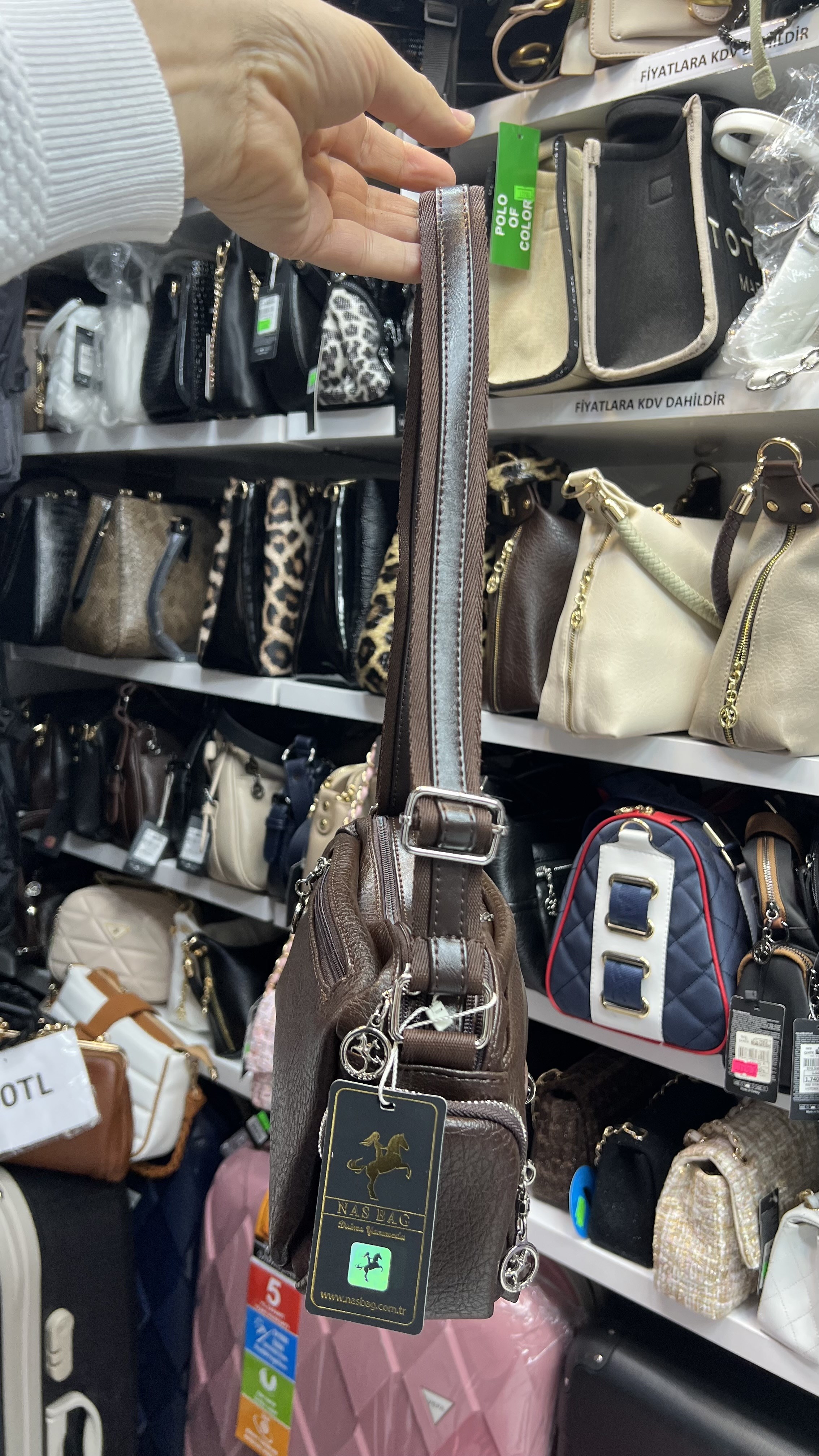 Acı kahve renk 1453 Nas Bags çok gözlü postacı çapraz askılı çanta ebat 26cm16 cm