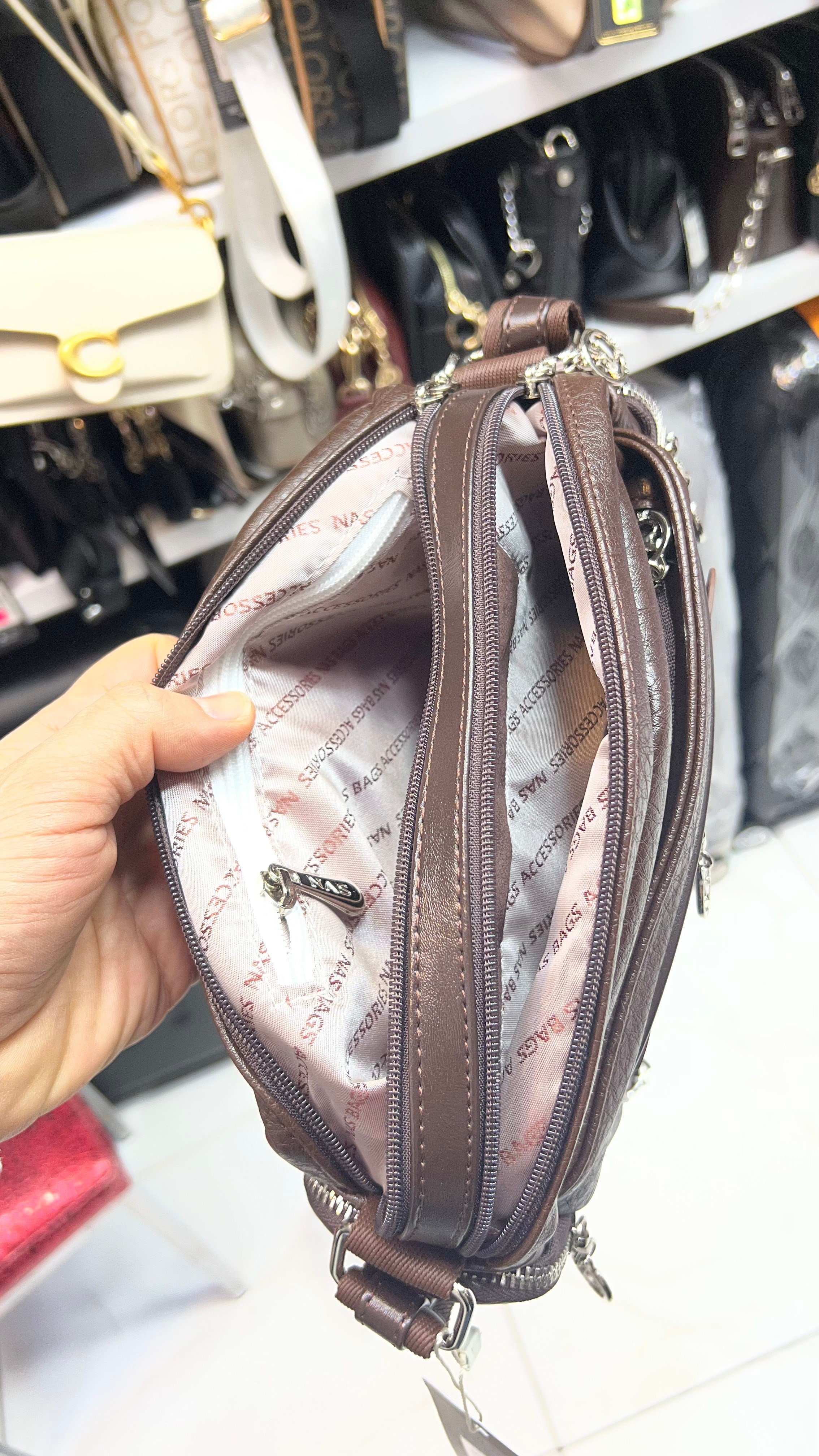 Acı kahve renk 1453 Nas Bags çok gözlü postacı çapraz askılı çanta ebat 26cm16 cm