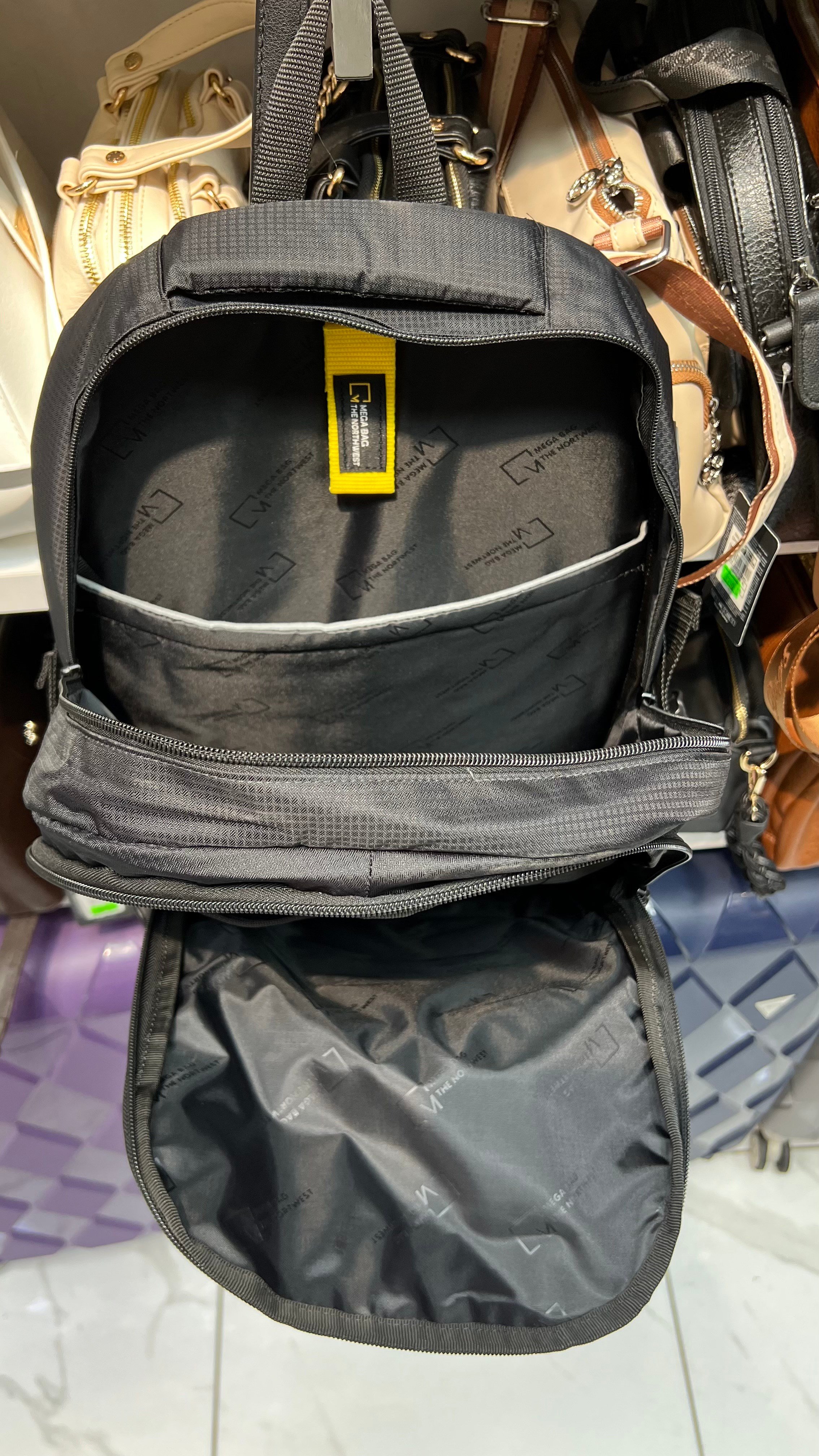 M-6017 mega Bags unisex bilgisayar gözlü ortopedik sırt çantası  48cm38