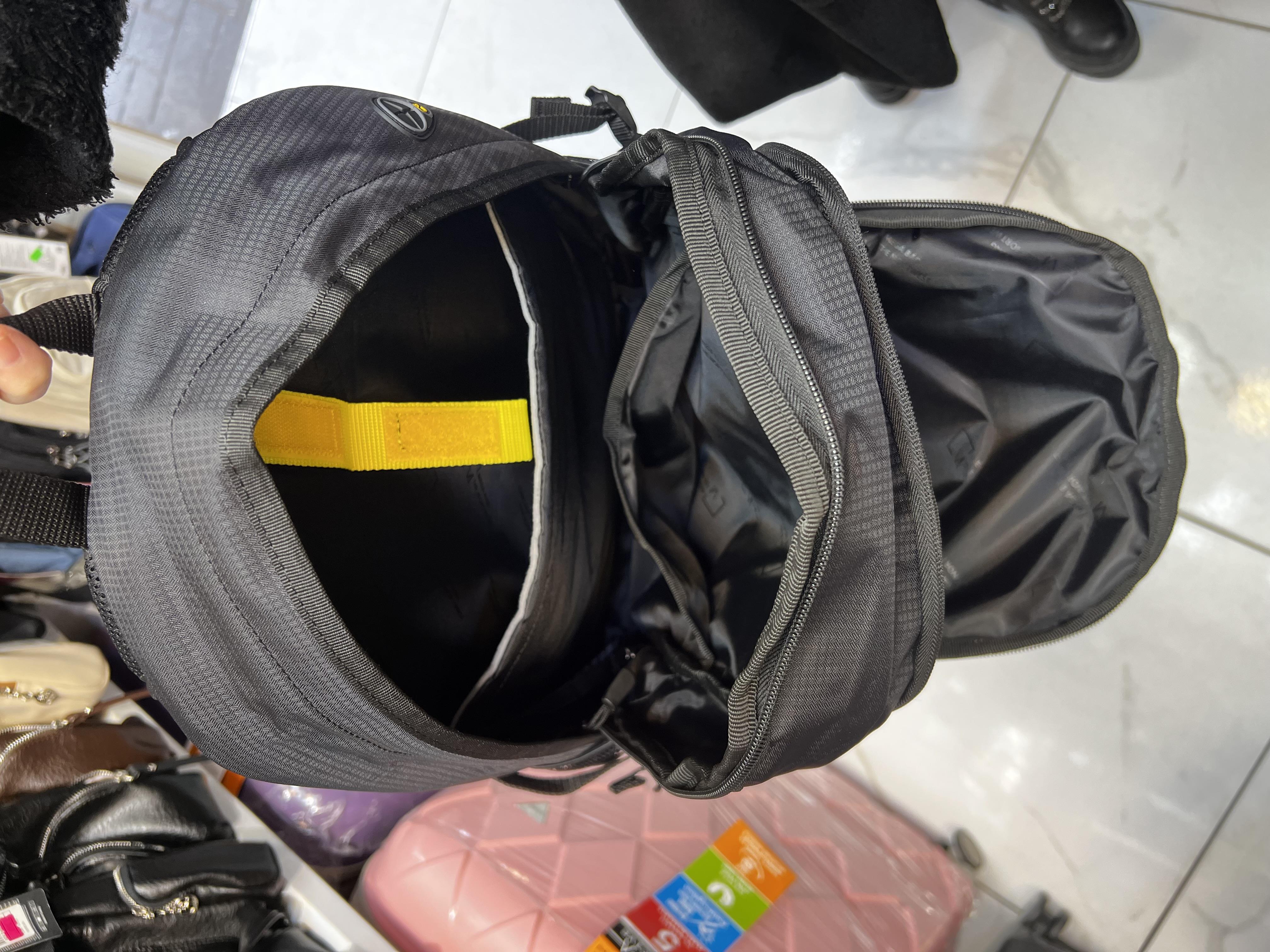 Mega Bags 6011 orta boy çok gözlü laptop çantası. Ebat 48cm37