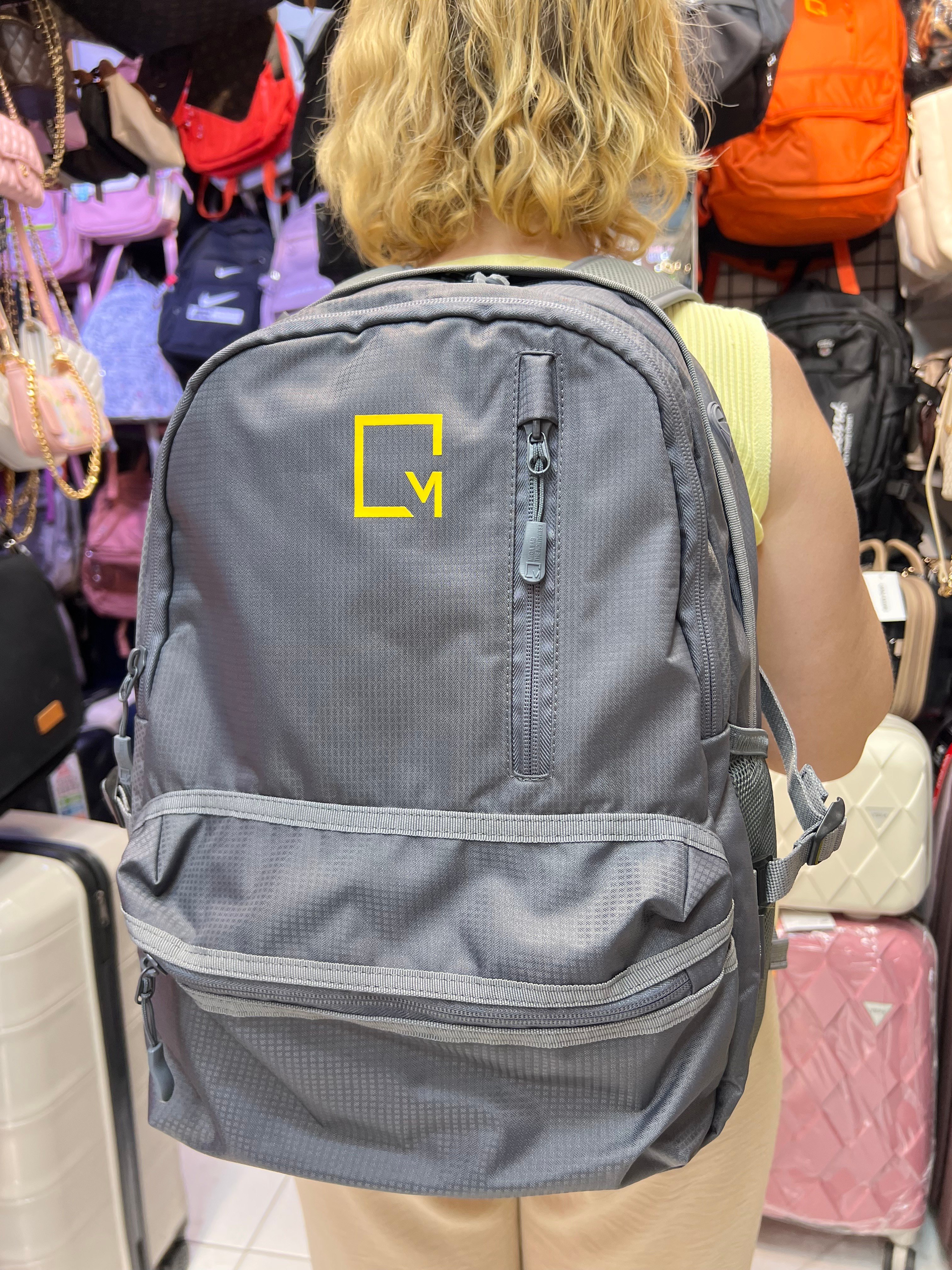 Mega Bags 6011 orta boy çok gözlü laptop çantası. Ebat 48cm37