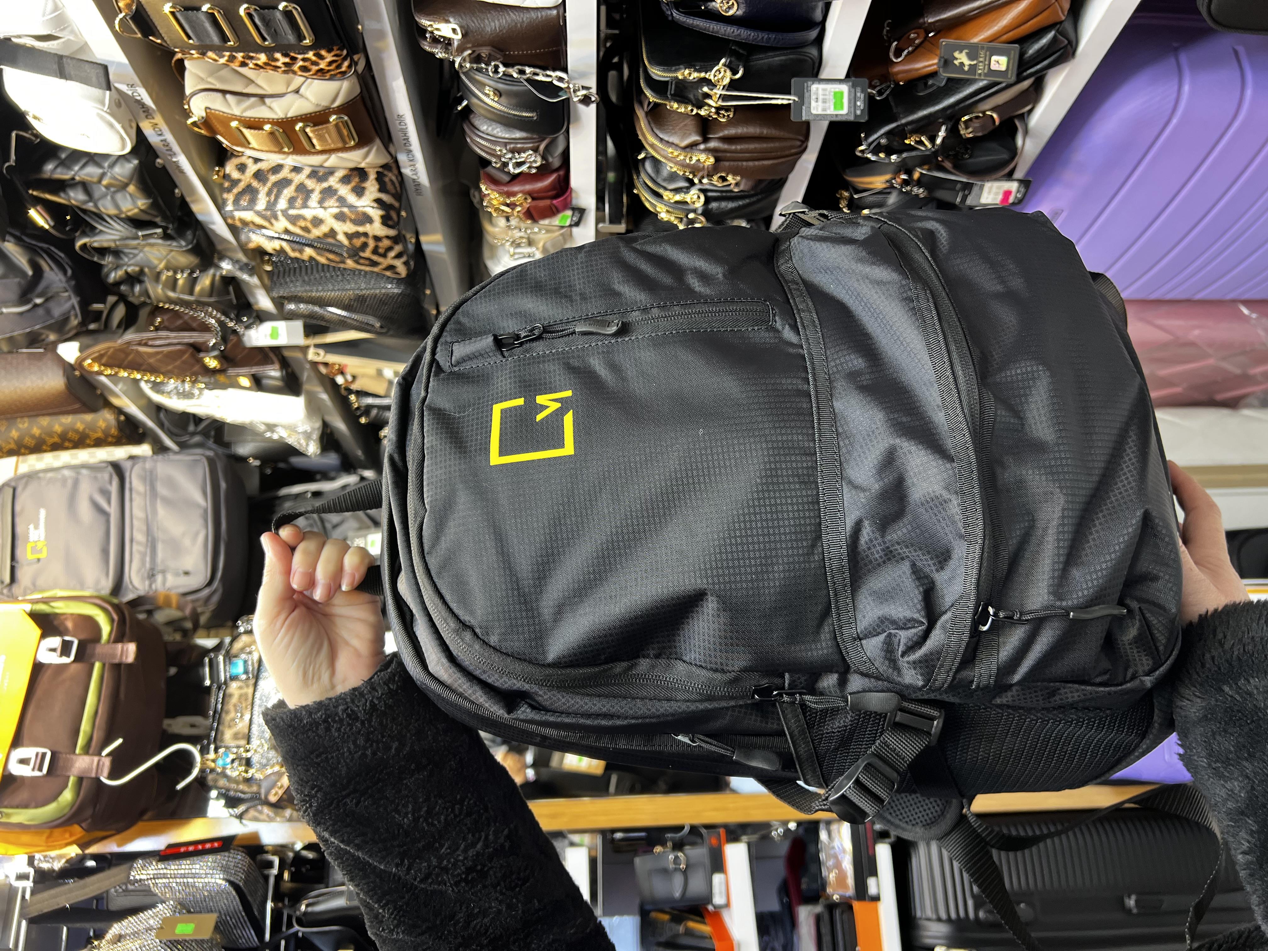 Mega Bags 6011 orta boy çok gözlü laptop çantası. Ebat 48cm37