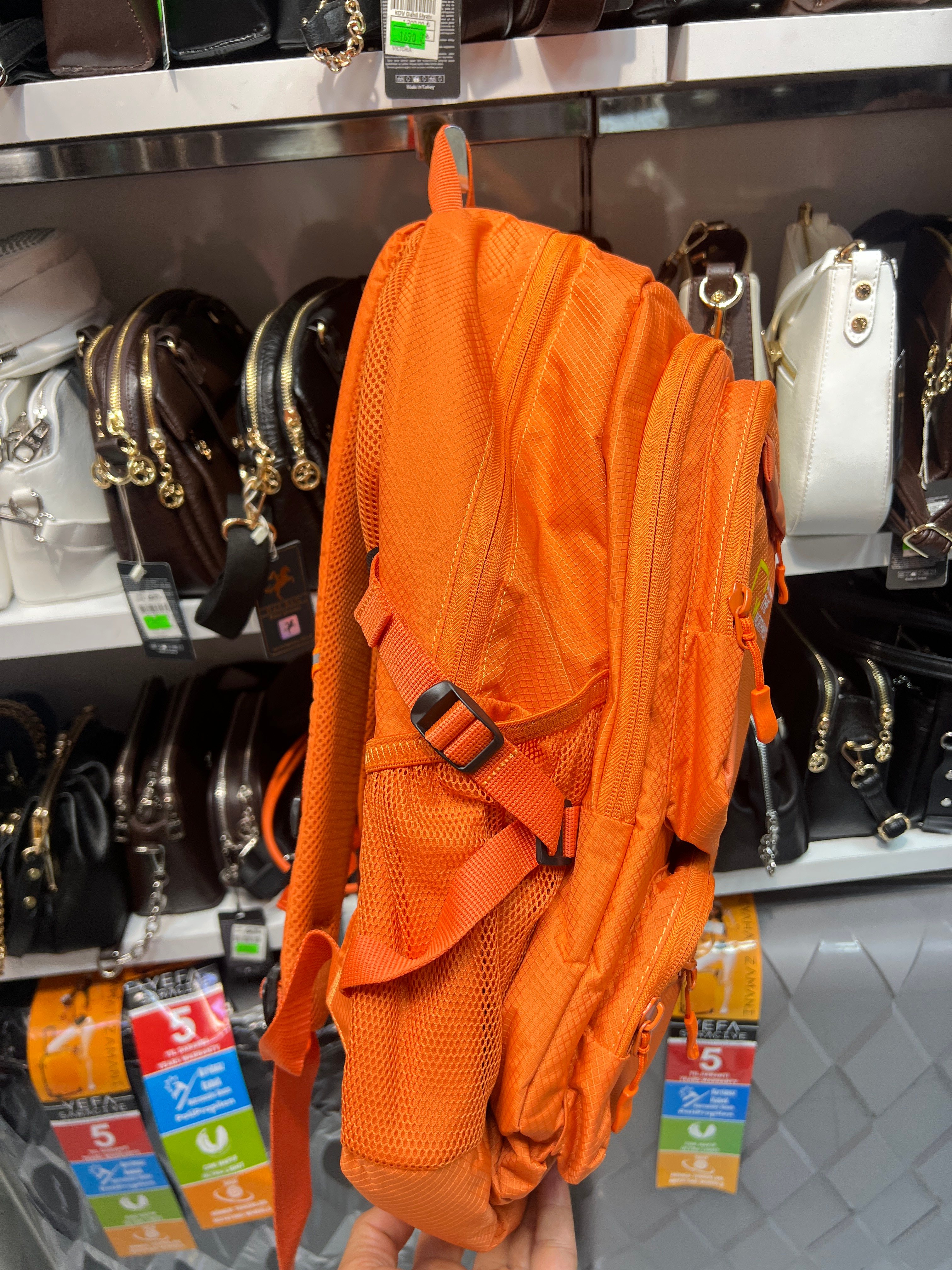 Mega Bags 6017orta boy çok gözlü laptop çantası. Ebat 48cm37