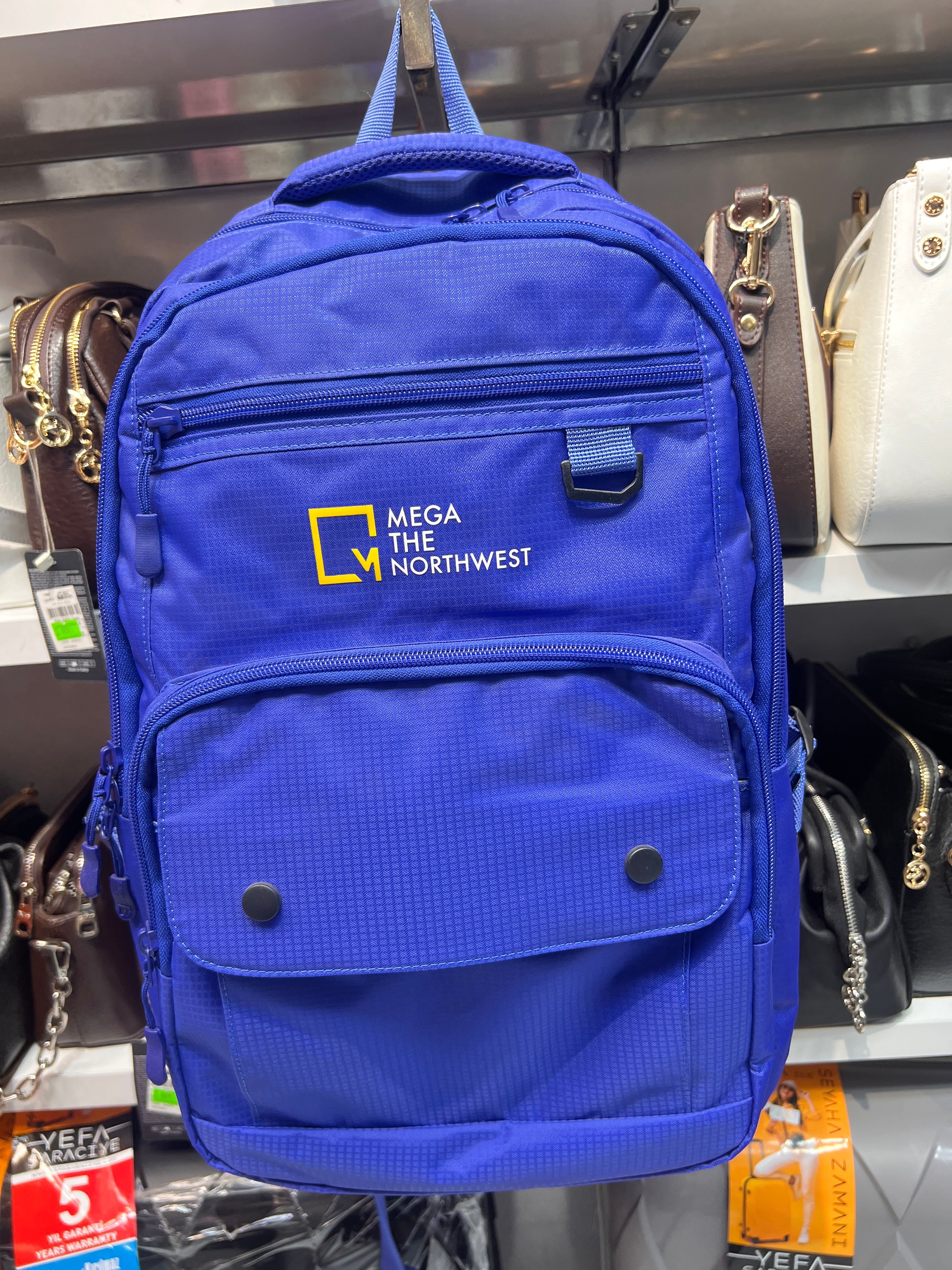 Mega Bags 6017orta boy çok gözlü laptop çantası. Ebat 48cm37