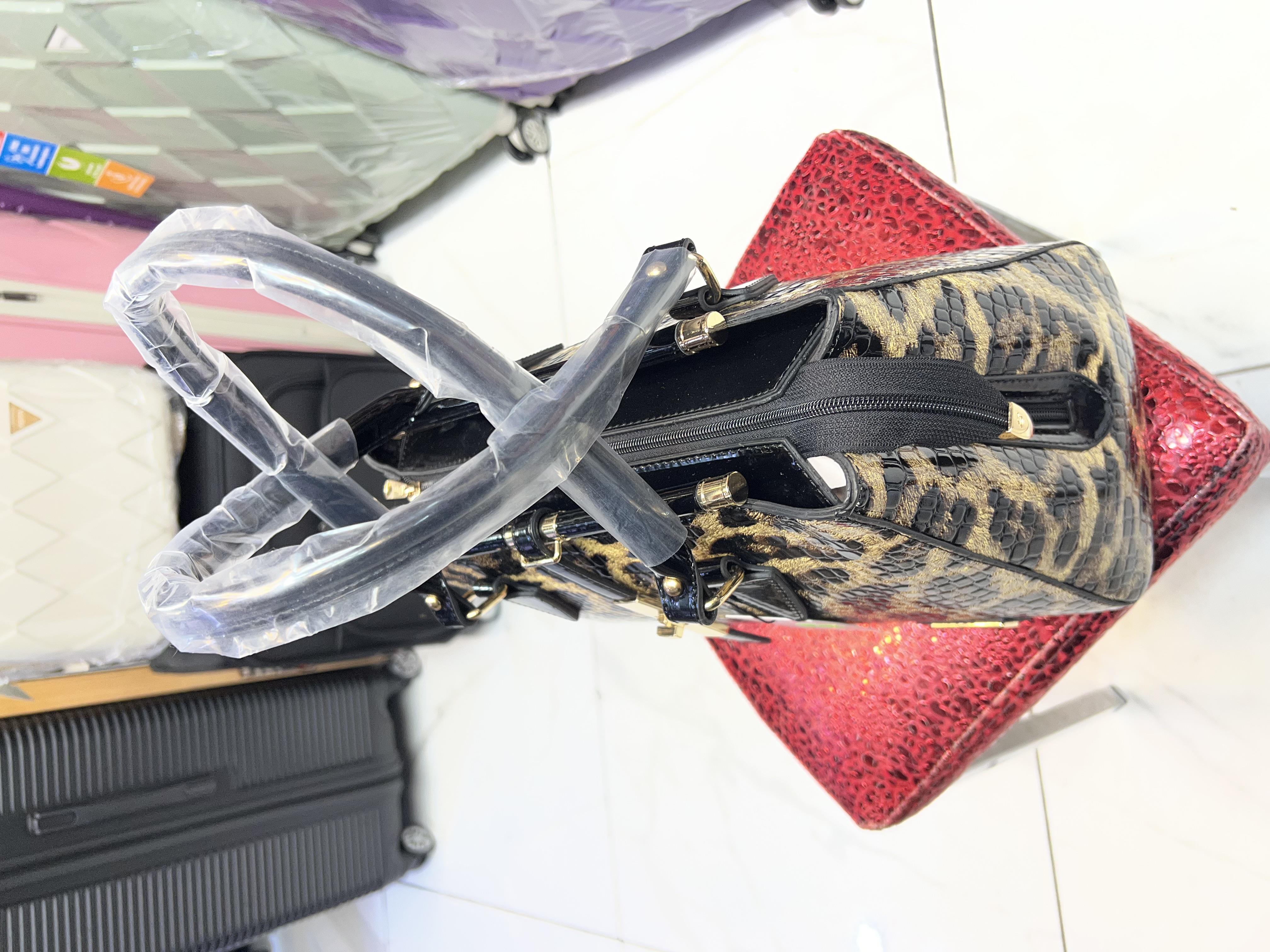 parlak  Leopar büyük boy kadın omuz çantası 853 ebat 35cm25