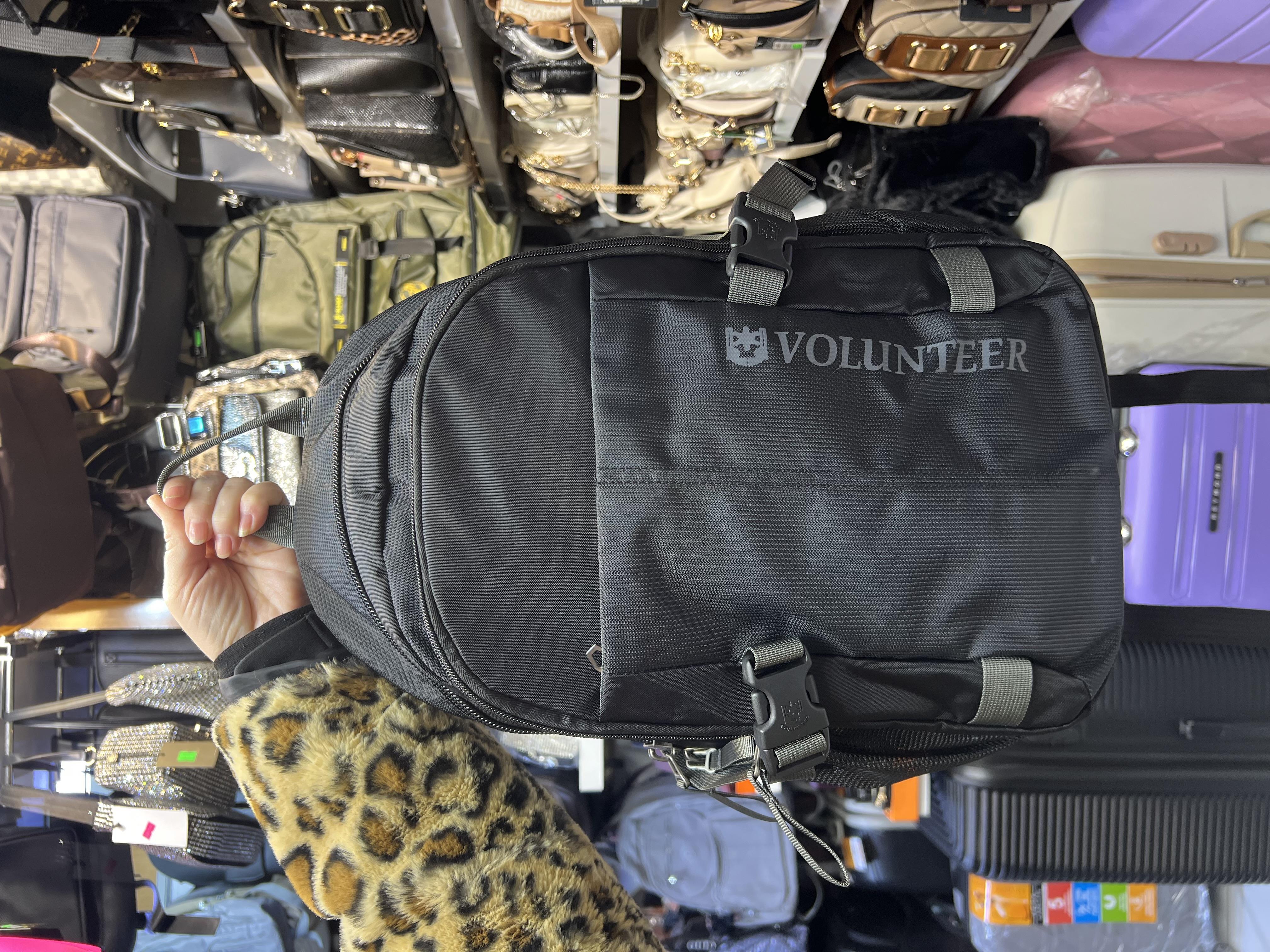 Volunteer erkek sırt çantası orta boy ebat 38cm30 siyah