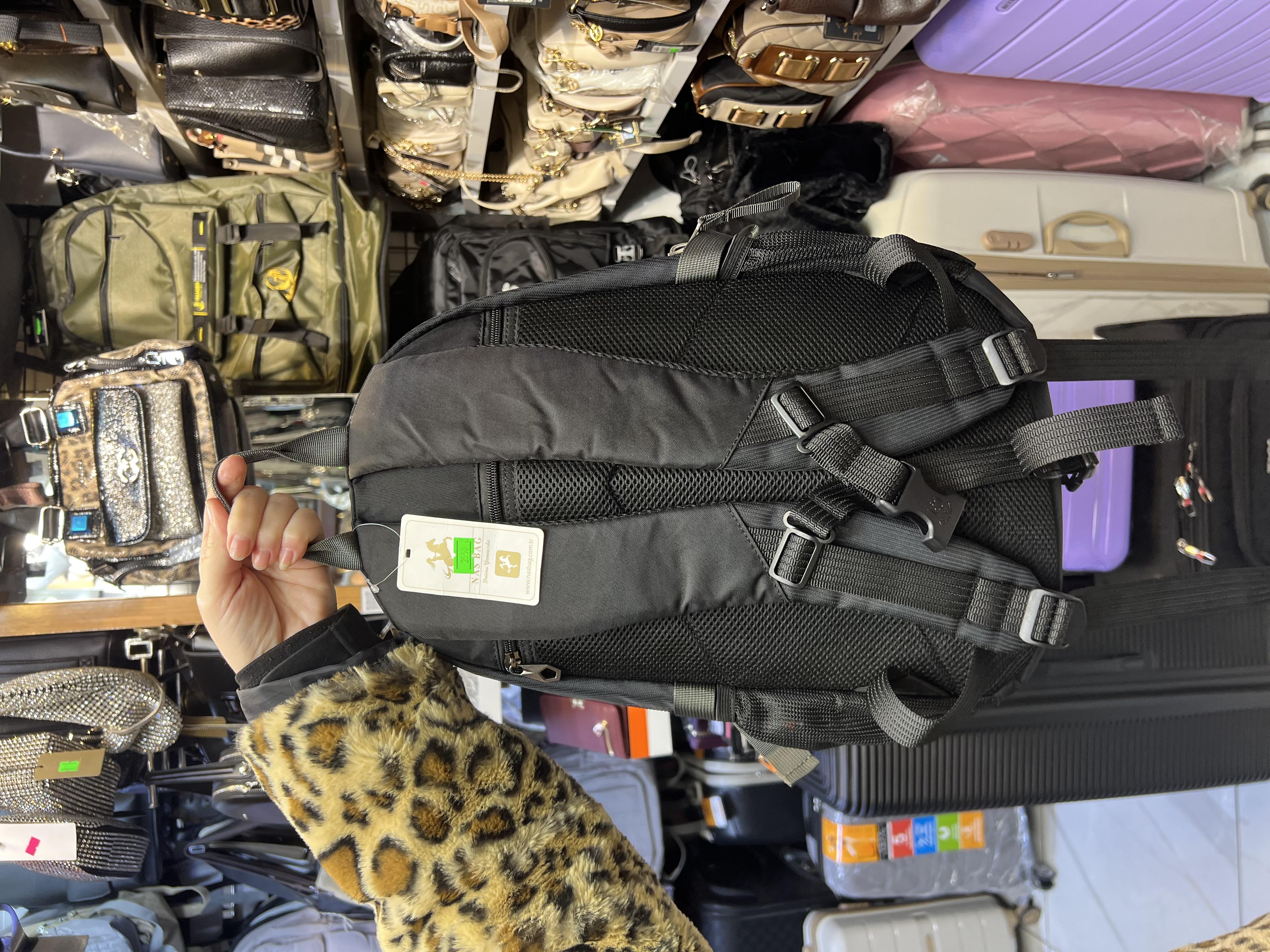 Volunteer erkek sırt çantası orta boy ebat 38cm30 siyah