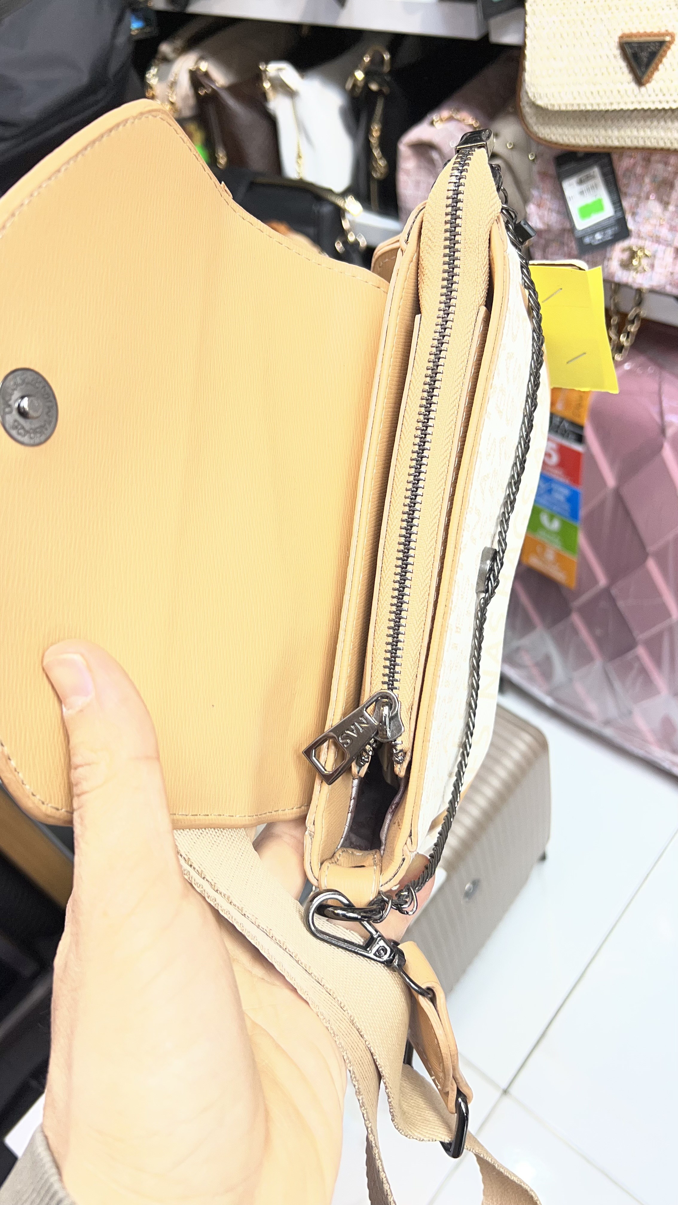 Yeni Nas Bags kampanyalı çapraz çanta 