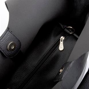   Önceki Sayfaya DönStok Kodu (1096) Nas Bag Büyük Boy Salaş Kadın Omuz Çantası Siyah Süet