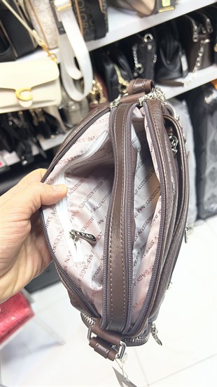Acı kahve renk 1453 Nas Bags çok gözlü postacı çapraz askılı çanta ebat 26cm16 cm
