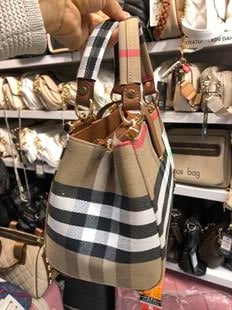 Anne kaynana çantası düğünlük ve günlük karali kahve  Kadın el ve omuz Çantası ebat 28cm18