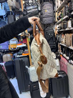 El valizi ve seyahat çantası büyük çanta