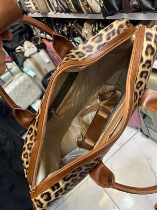 El valizi ve seyahat çantası büyük çanta