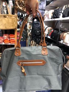 Gri büyük çanta  gözü açık mikili anne bebek veya seyahat için Çantası  en 55cm boy 35cm derinlik 24