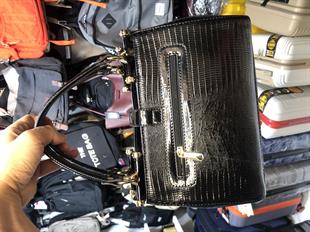 Anne kaynana çantası düğünlük ve günlük Siyah Kadın el ve omuz Çantası ebat 28cm18