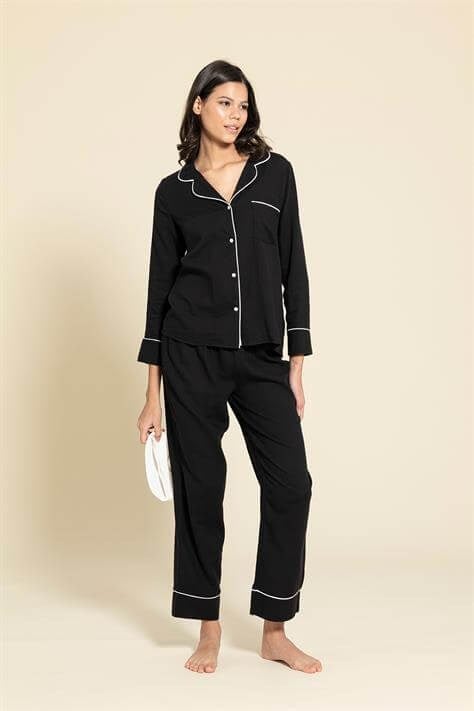 For You Moda 3'lü Organik Beyaz Biyeli Siyah Pijama Takımı For You Moda 3'lü Organik Beyaz Biyeli Siyah Pijama Takımı