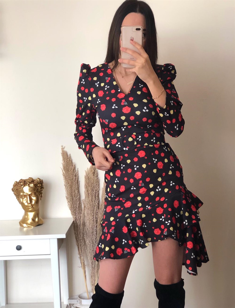 Asimetrik Etekli Tasarım Elbise