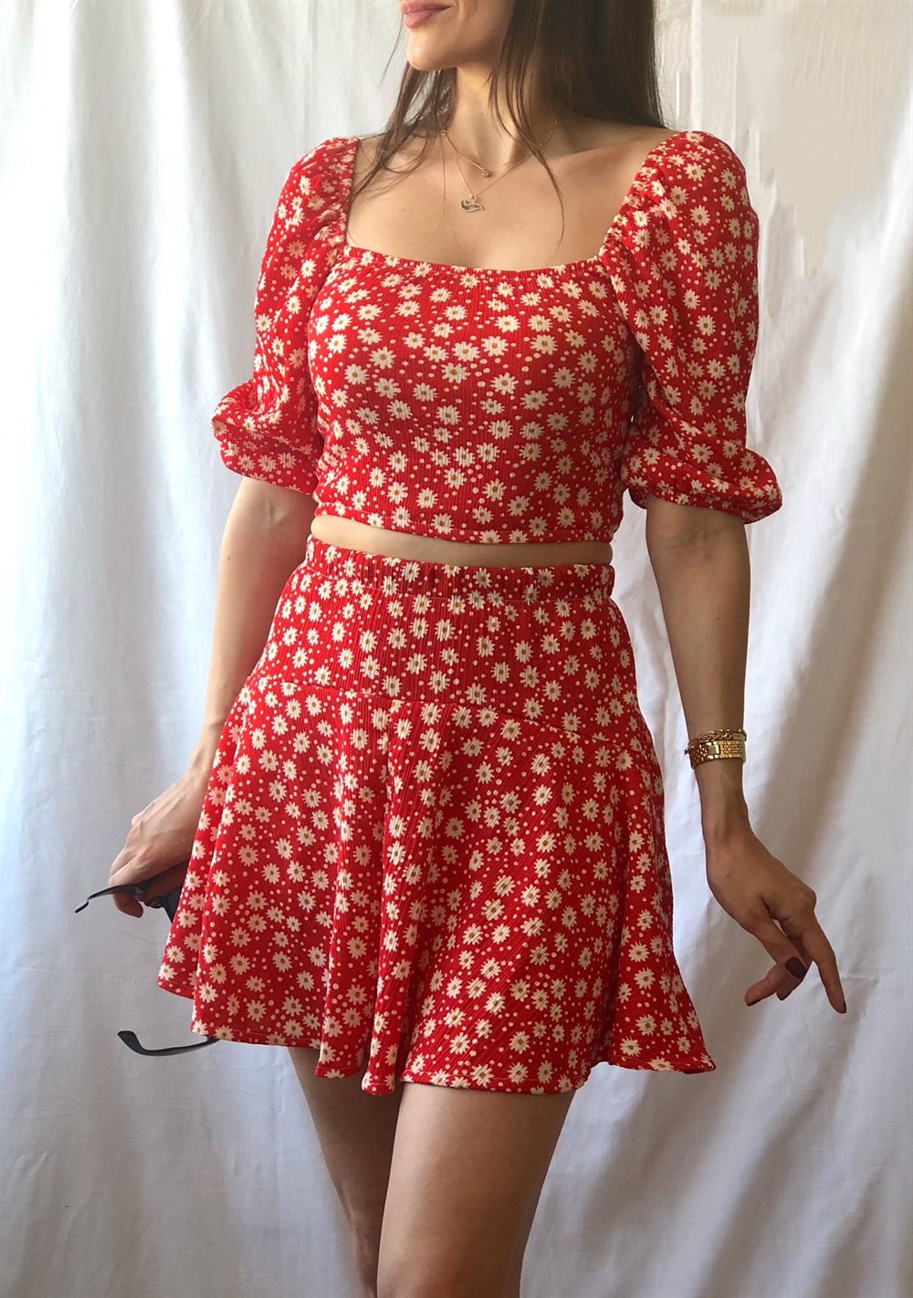 Kırmızı Papatyalı Takım