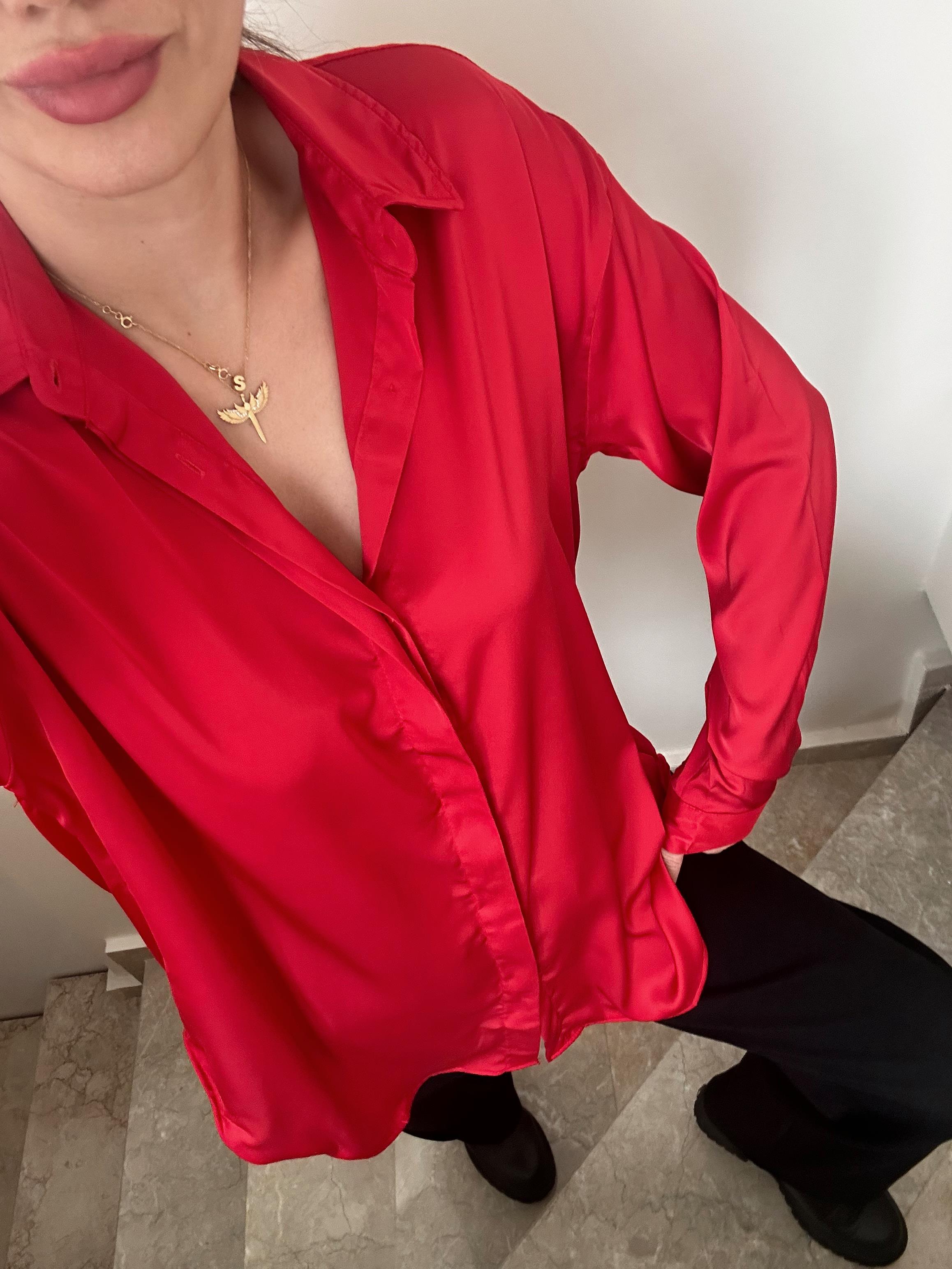 Kırmızı Saten Gömlek