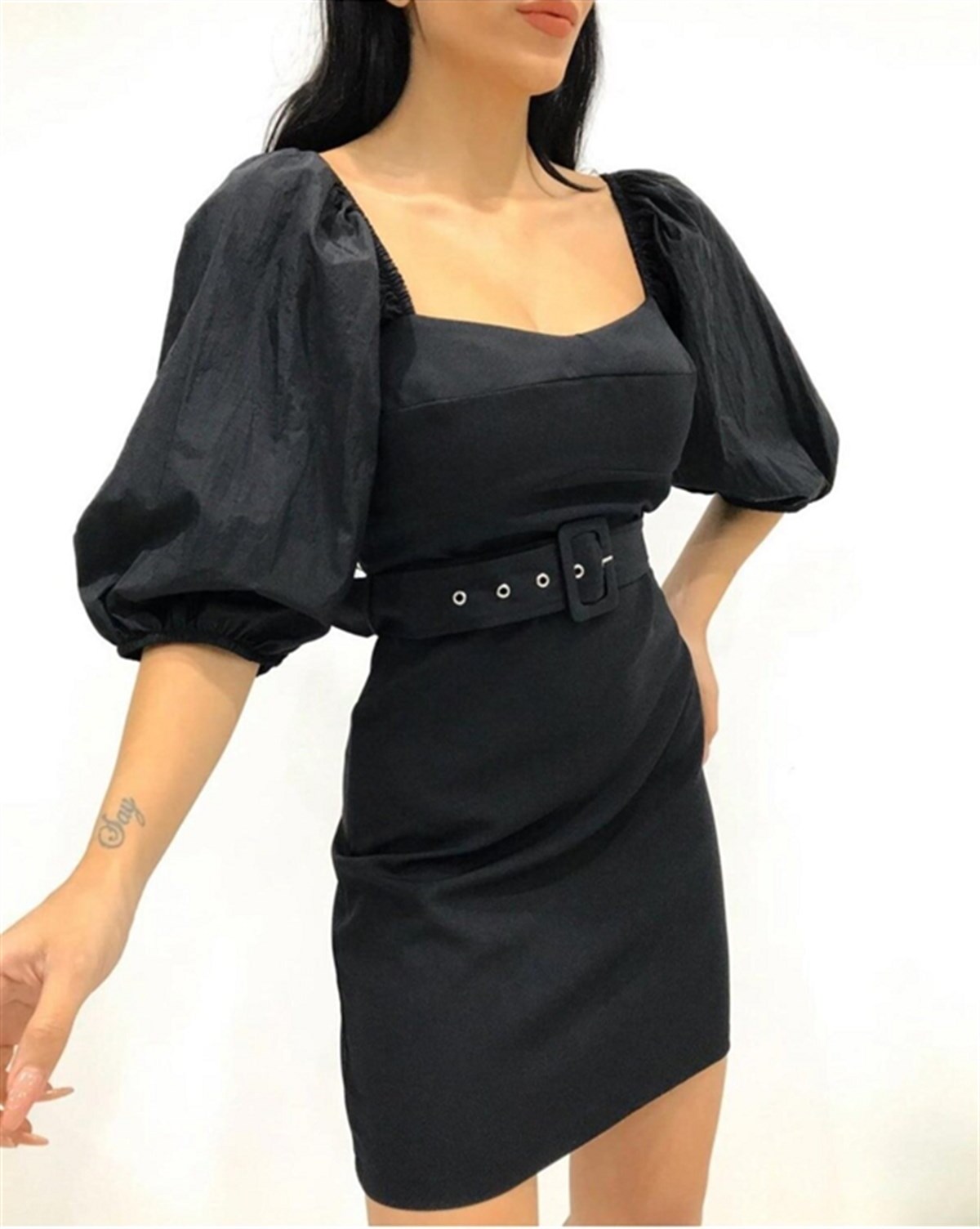 Kemerli Balon Kol Siyah Elbise