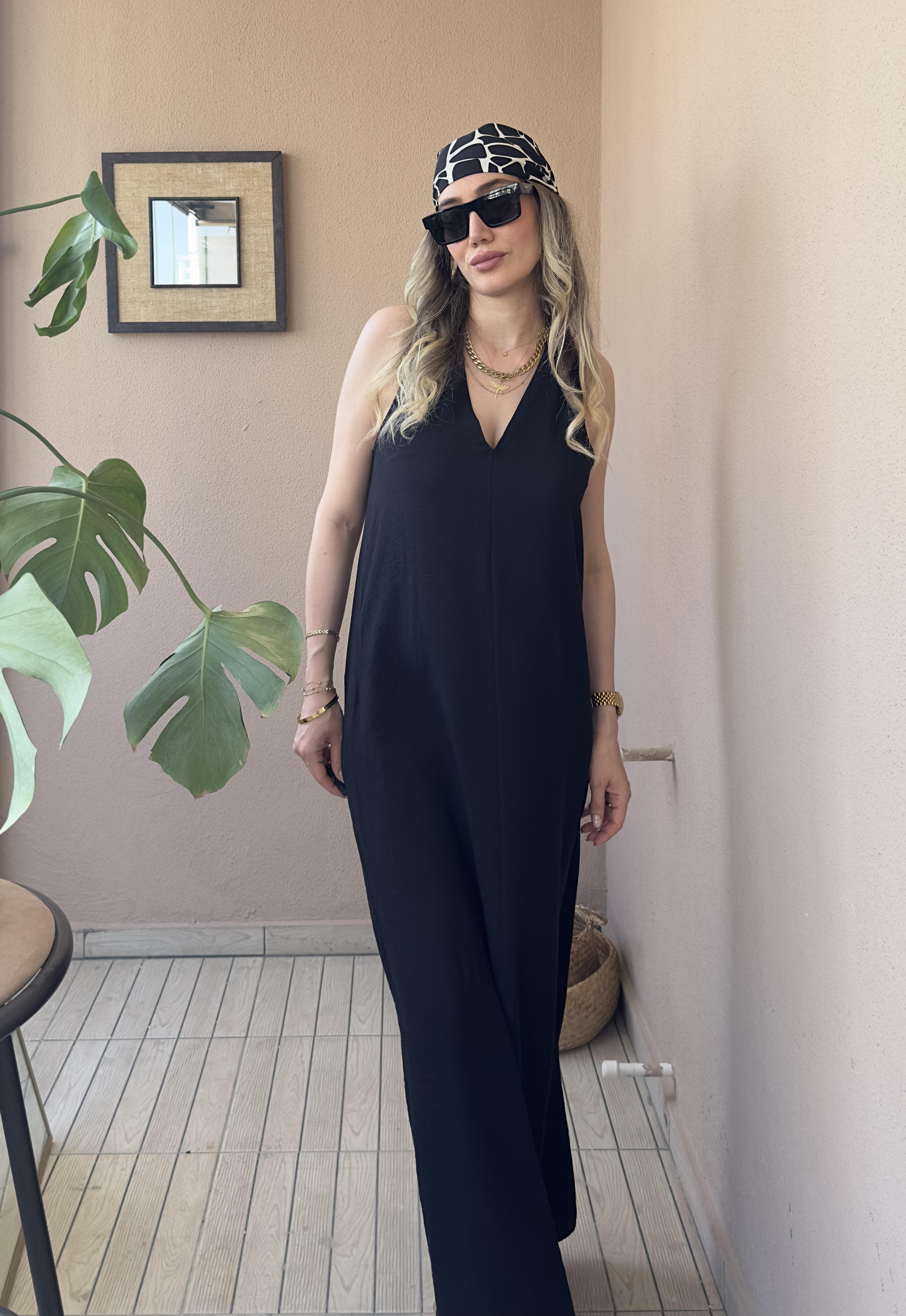 Sırtı çapraz uzun siyah elbise