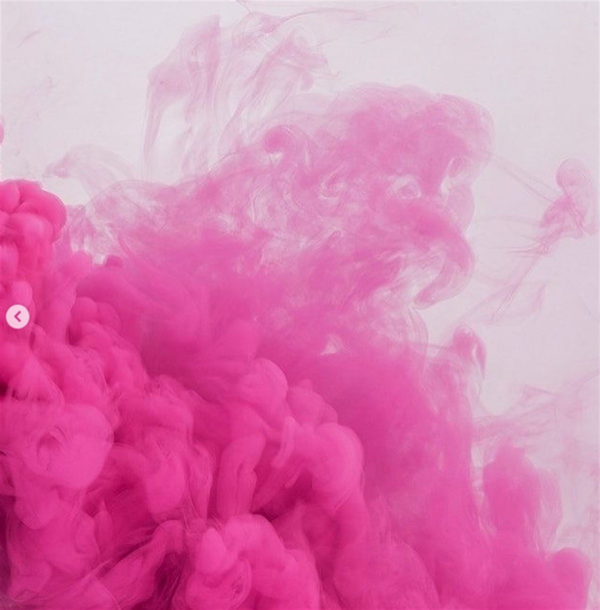 PEMBE SİS BOMBASI