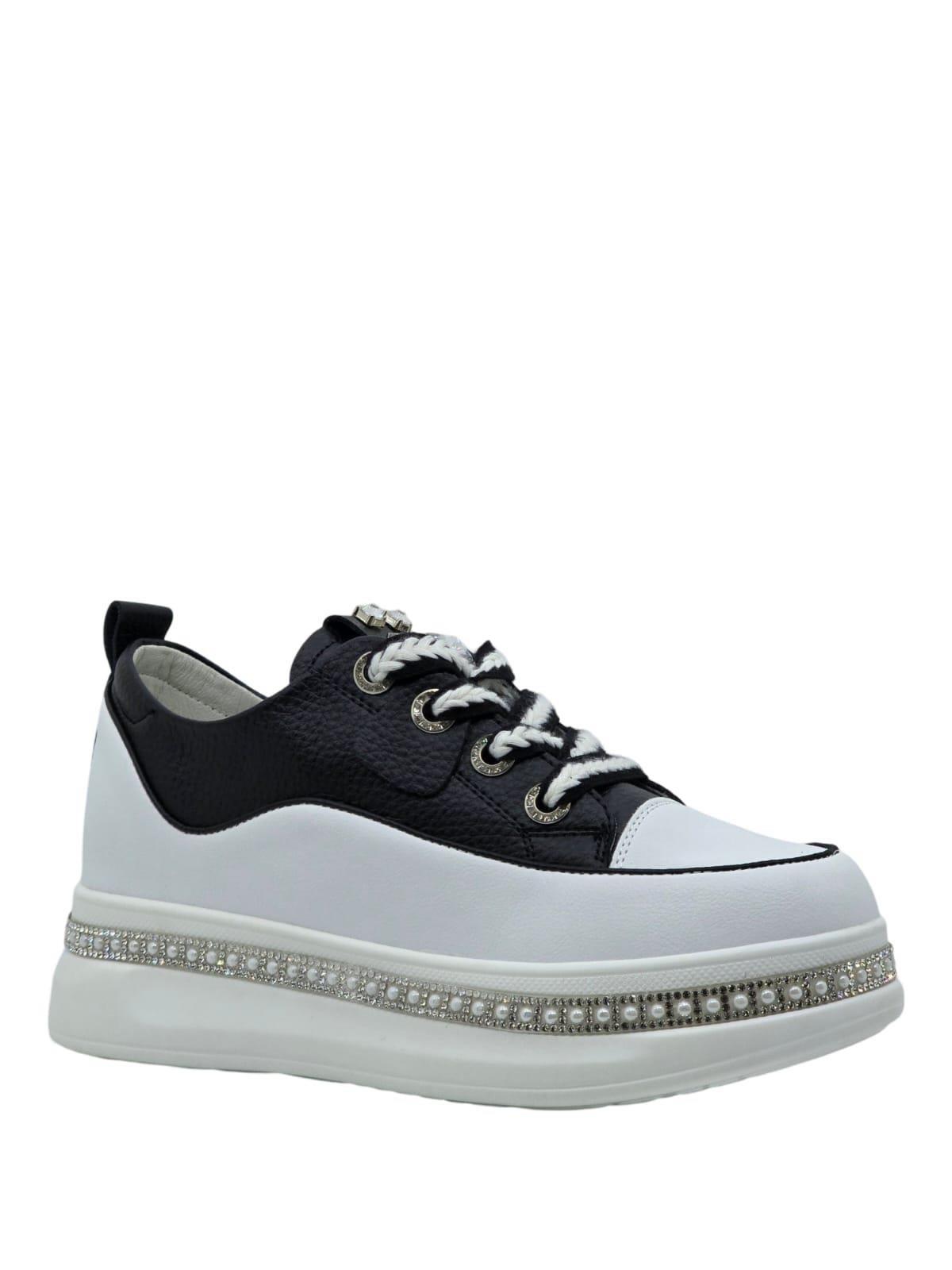 Guja 24K308-1 Hakiki Deri Eva Taban Taş Detaylı Kadın Sneaker Siyah