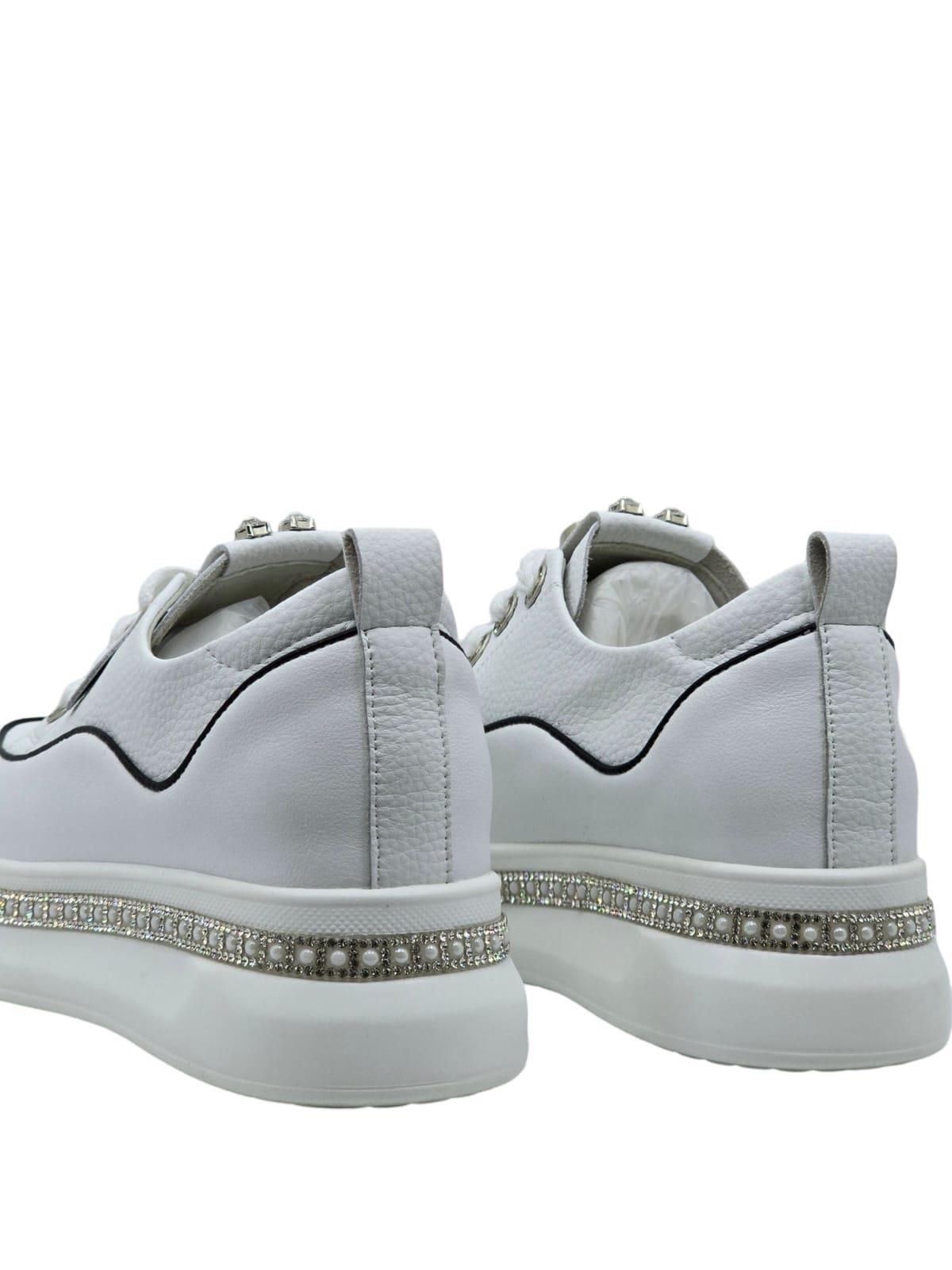 Guja 24K308-1 Hakiki Deri Eva Taban Taş Detaylı Kadın Sneaker Beyaz