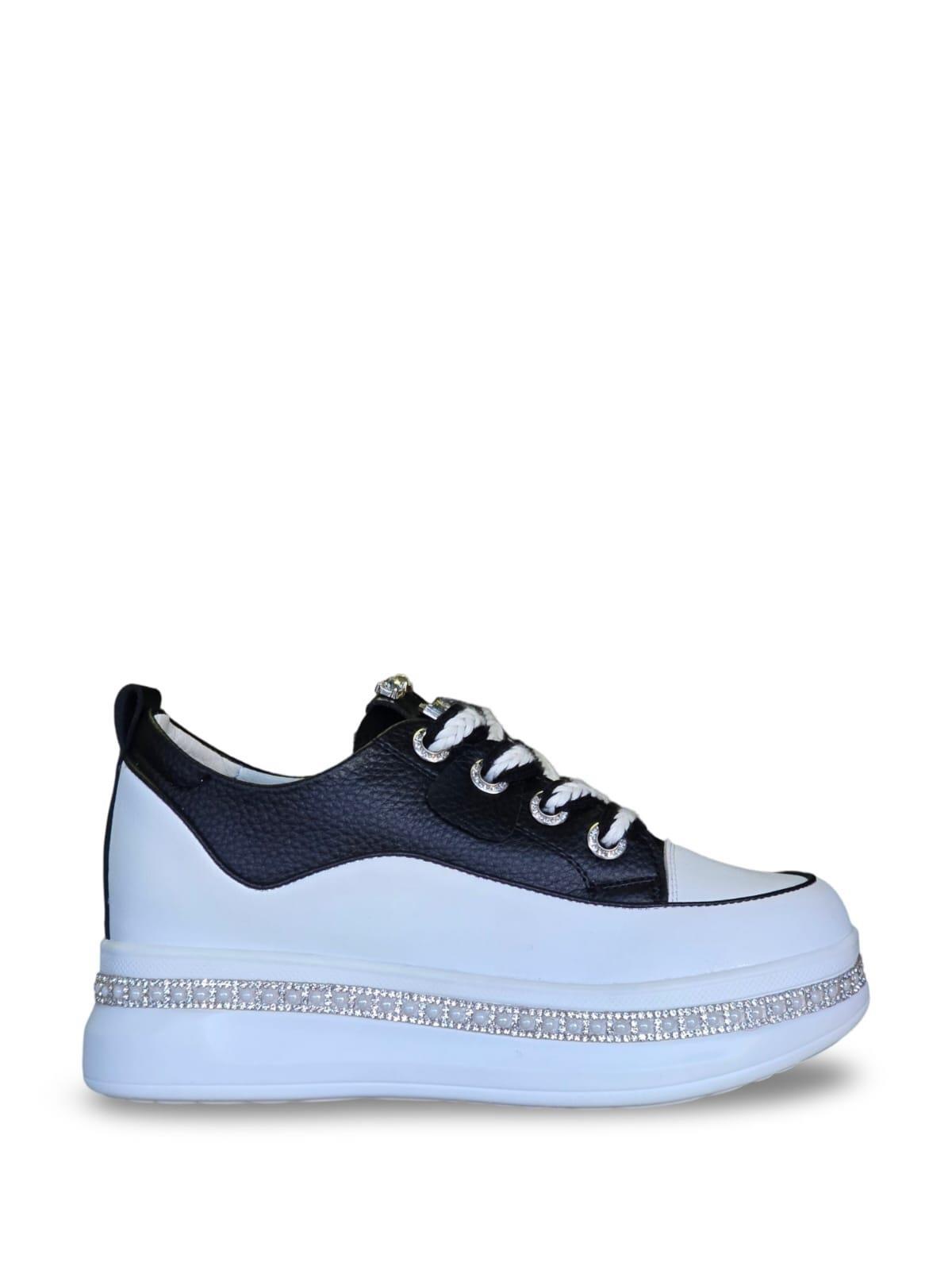 Guja 24K308-1 Hakiki Deri Eva Taban Taş Detaylı Kadın Sneaker Siyah
