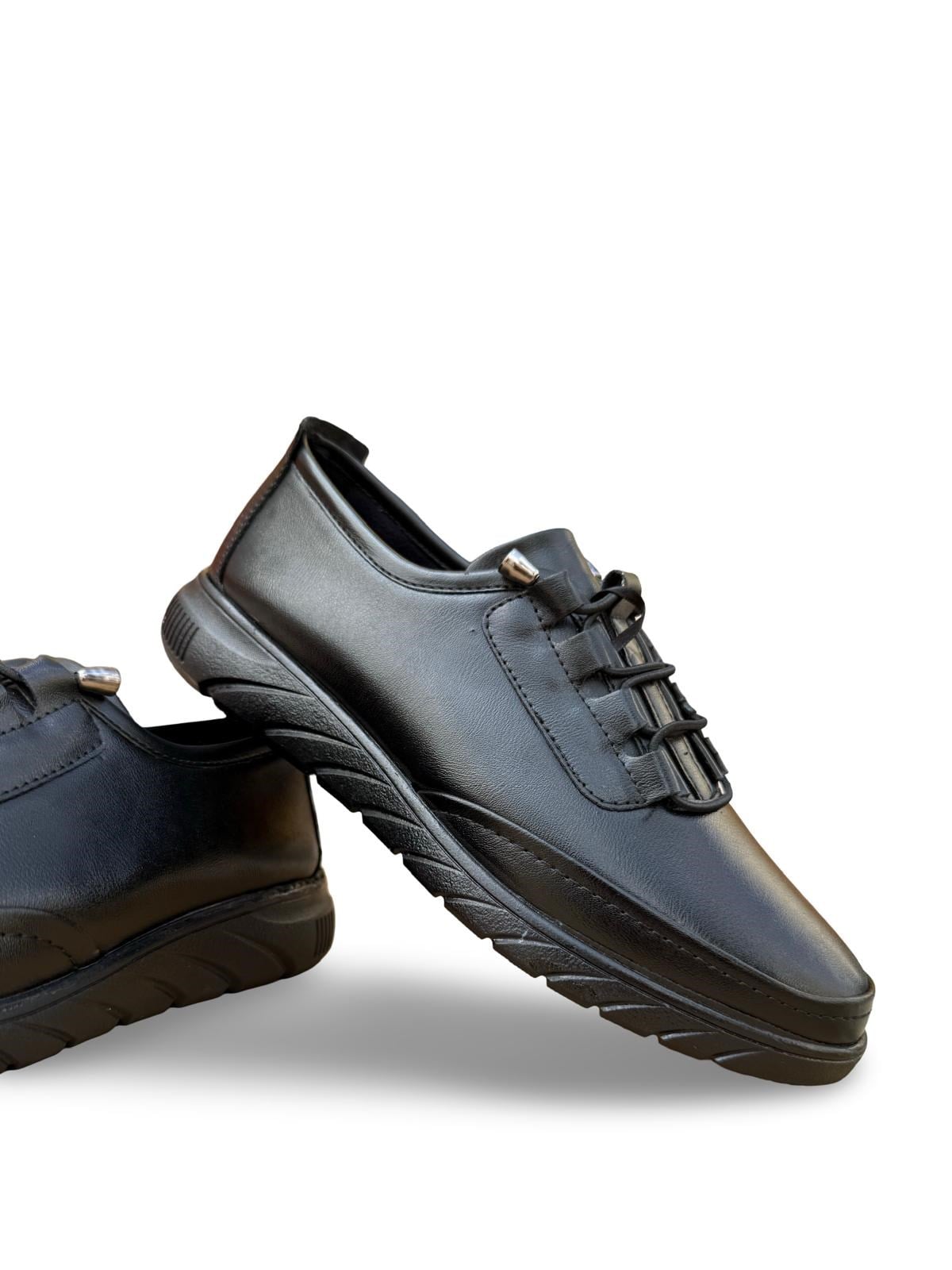 K152-217 Vegan Deri Comfort Taban Lastik Bağcıklı Kadın Casul Ayakkabı Siyah