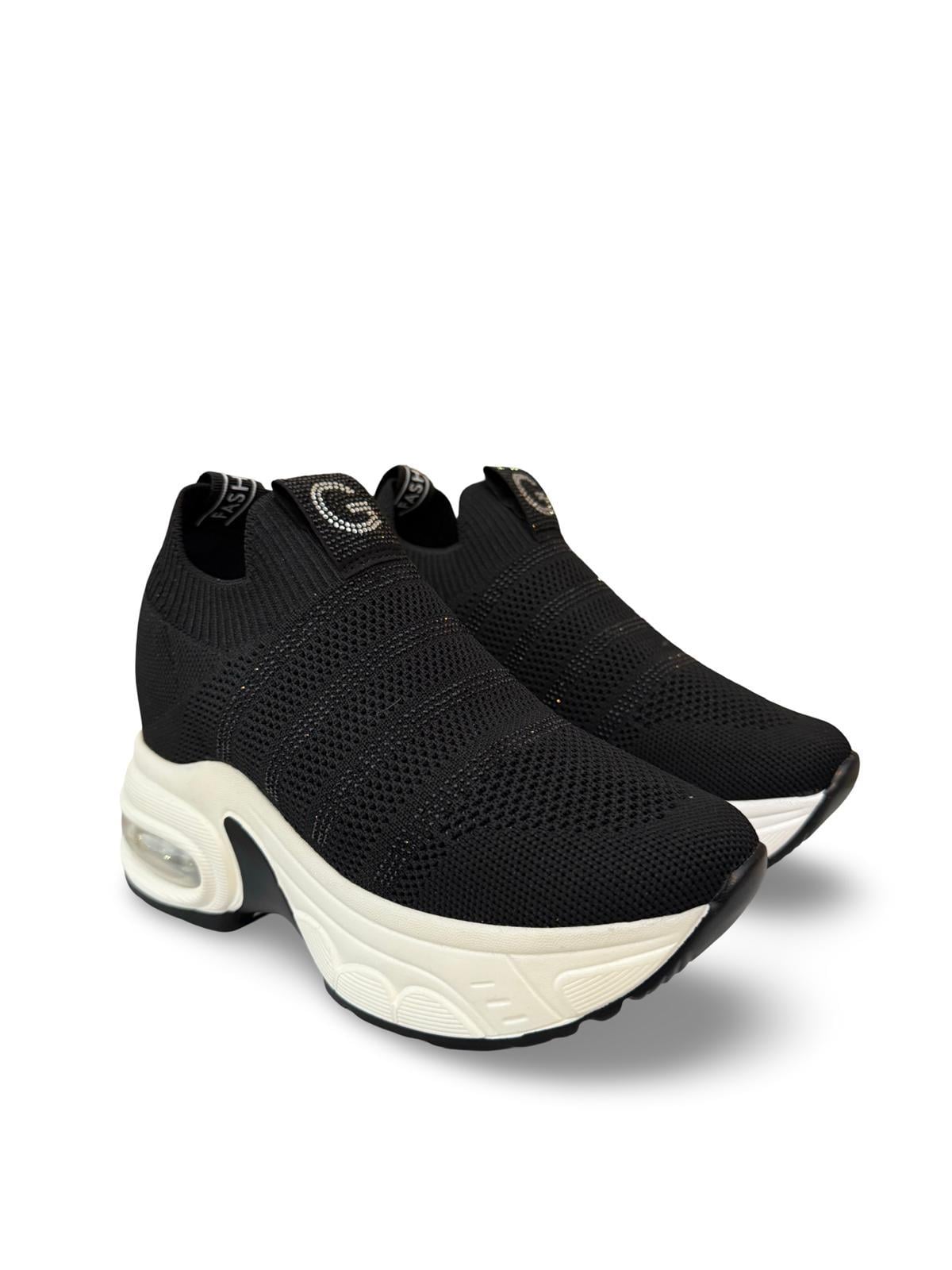Yalınayak 25y300-4 Taş Detaylı Aır Taban Kadın Sneaker Siyah