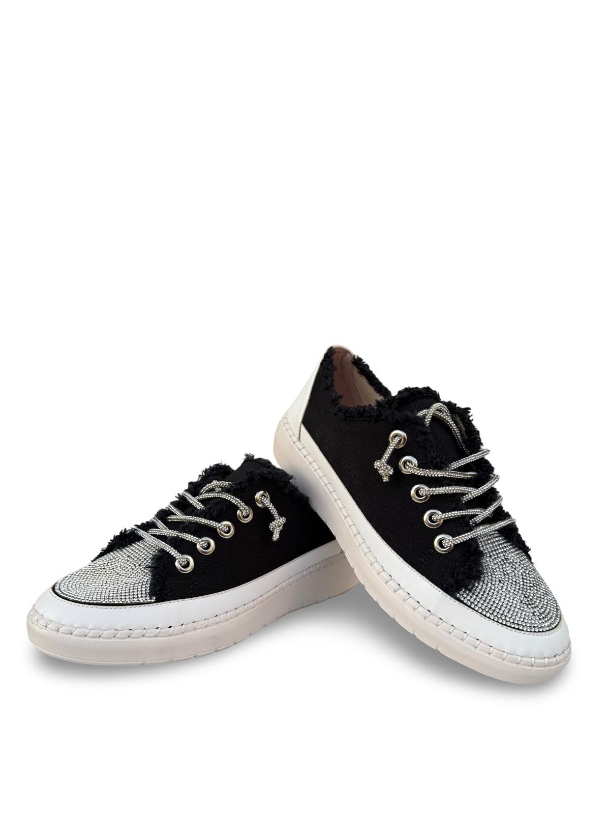 Yalınayak K1442406 Taş Detaylı Kadın Sneaker Spor Siyah