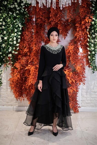 Yaka Taş Detaylı Kat Kat Etek Siyah Tesettür Abiye Elbise