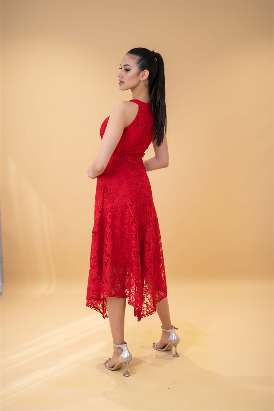 Dantelli Asimetrik Kesim Kırmızı Mezuniyet Elbisesi - egelin
