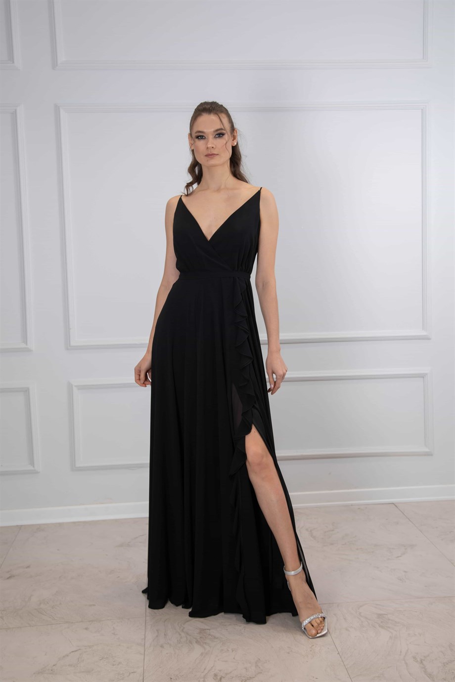 Derin V Yaka Yırtmaçlı Siyah Uzun Helen Abiye Elbise - egelin