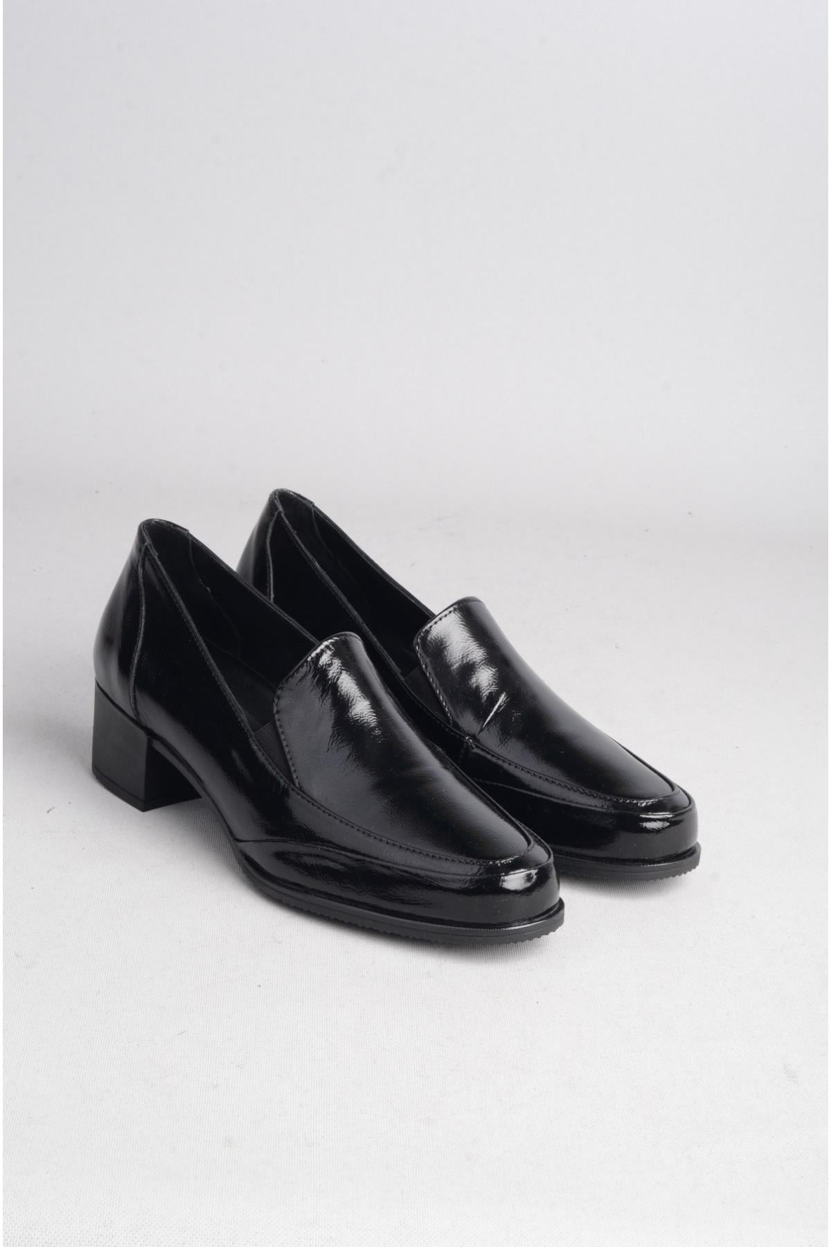 SEÇ 25101341 HAKİKİ DERİ TOPUKLU AYAKKABI (Topuk Boyu:4cm) SİYAH RUGAN