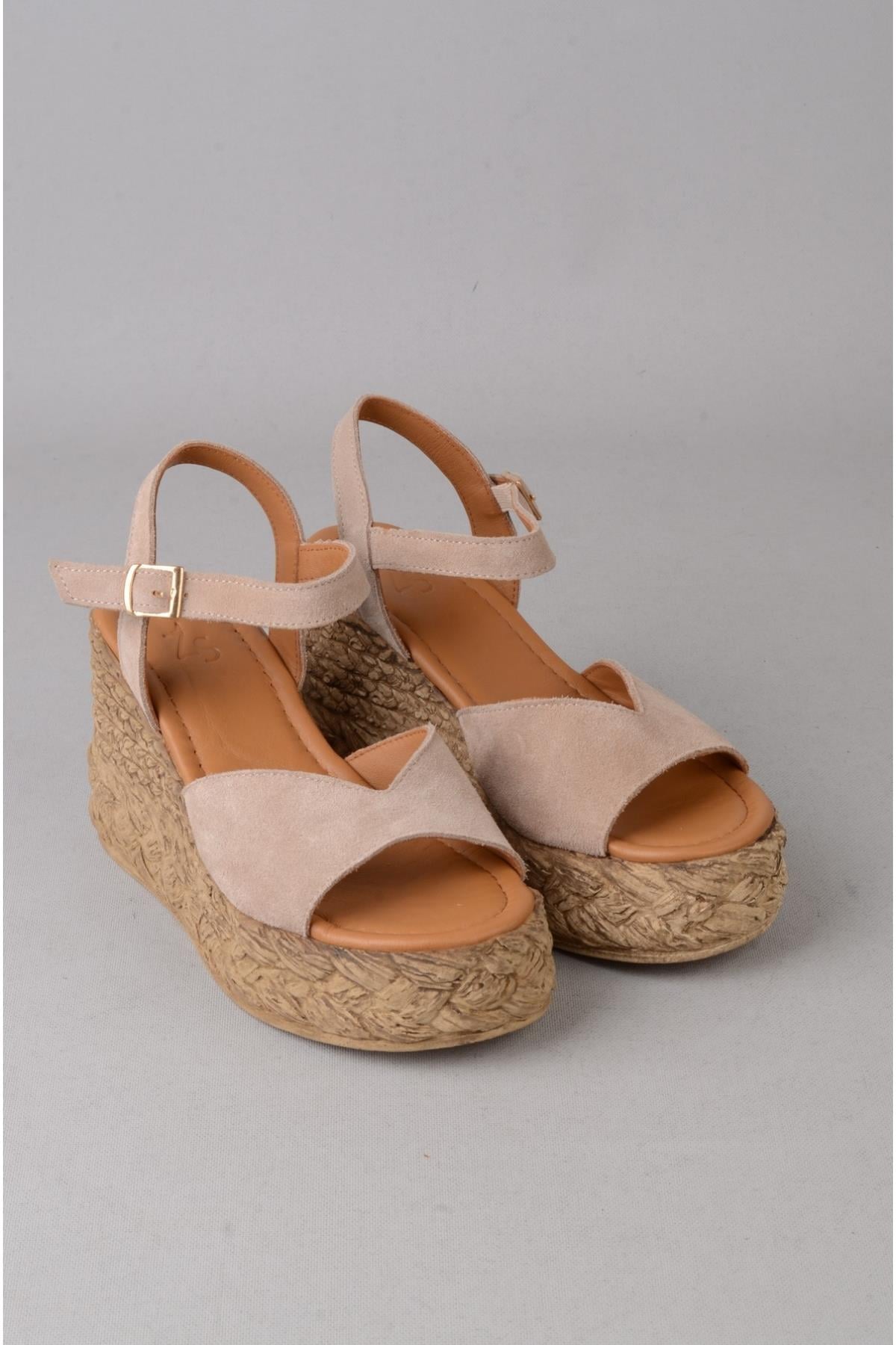 SEÇ 4036 HAKİKİ DERİ DOLGU TOPUK SANDALET (Topuk Boyu:9 cm, Platform: 3 cm) VİZON SÜET