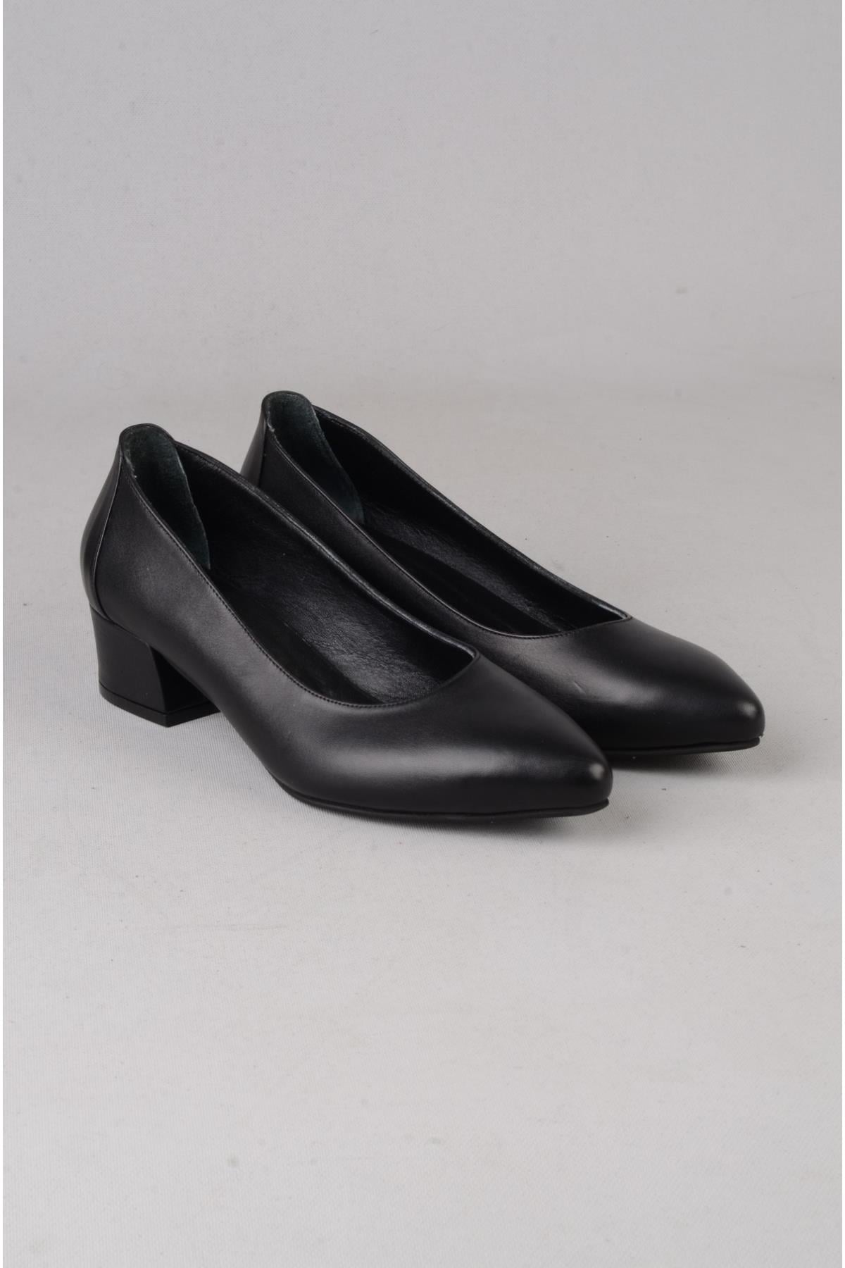 SEÇ 906 HAKİKİ DERİ TOPUKLU KADIN AYAKKABI (Topuk Boyu:4 cm) SİYAH