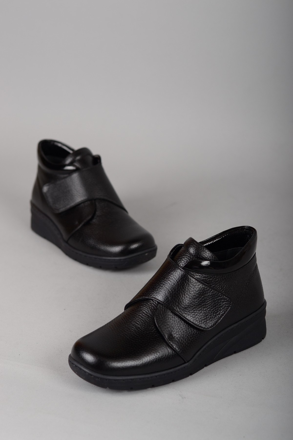 EBRU 857 COMFORT HAKİKİ DERİ KADIN BOT SİYAH